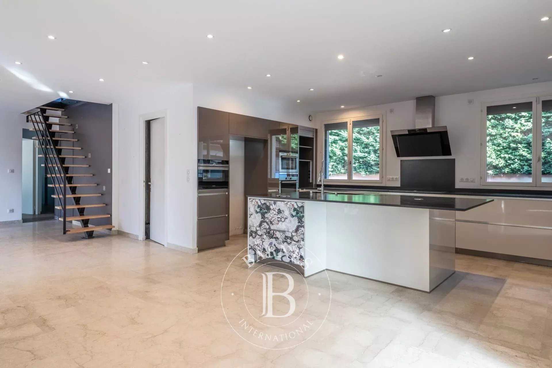 Écully  - House 4 Bedrooms