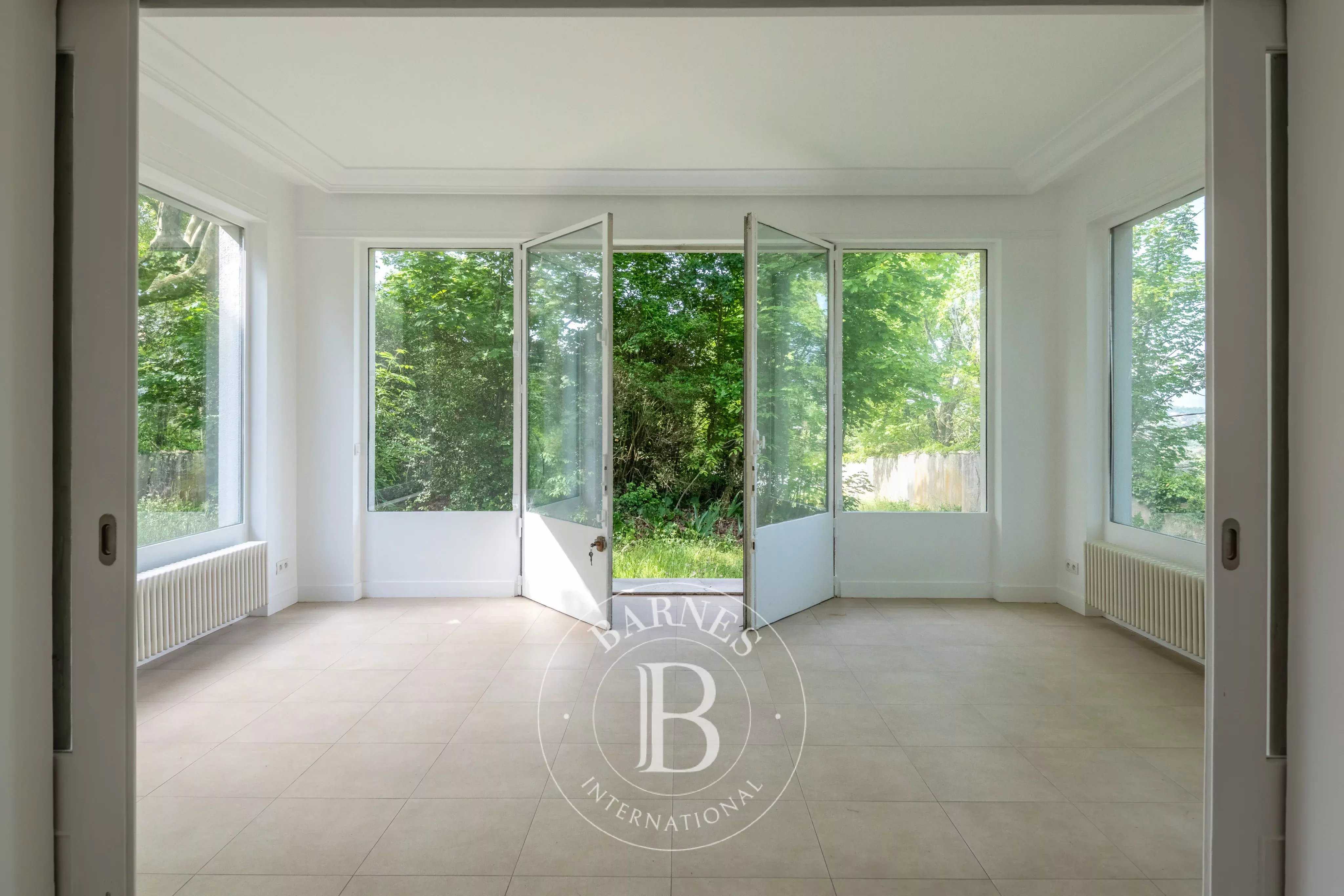 Sainte-Foy-lès-Lyon  - Propriété 6 Pi&egrave;ces 3 Chambres