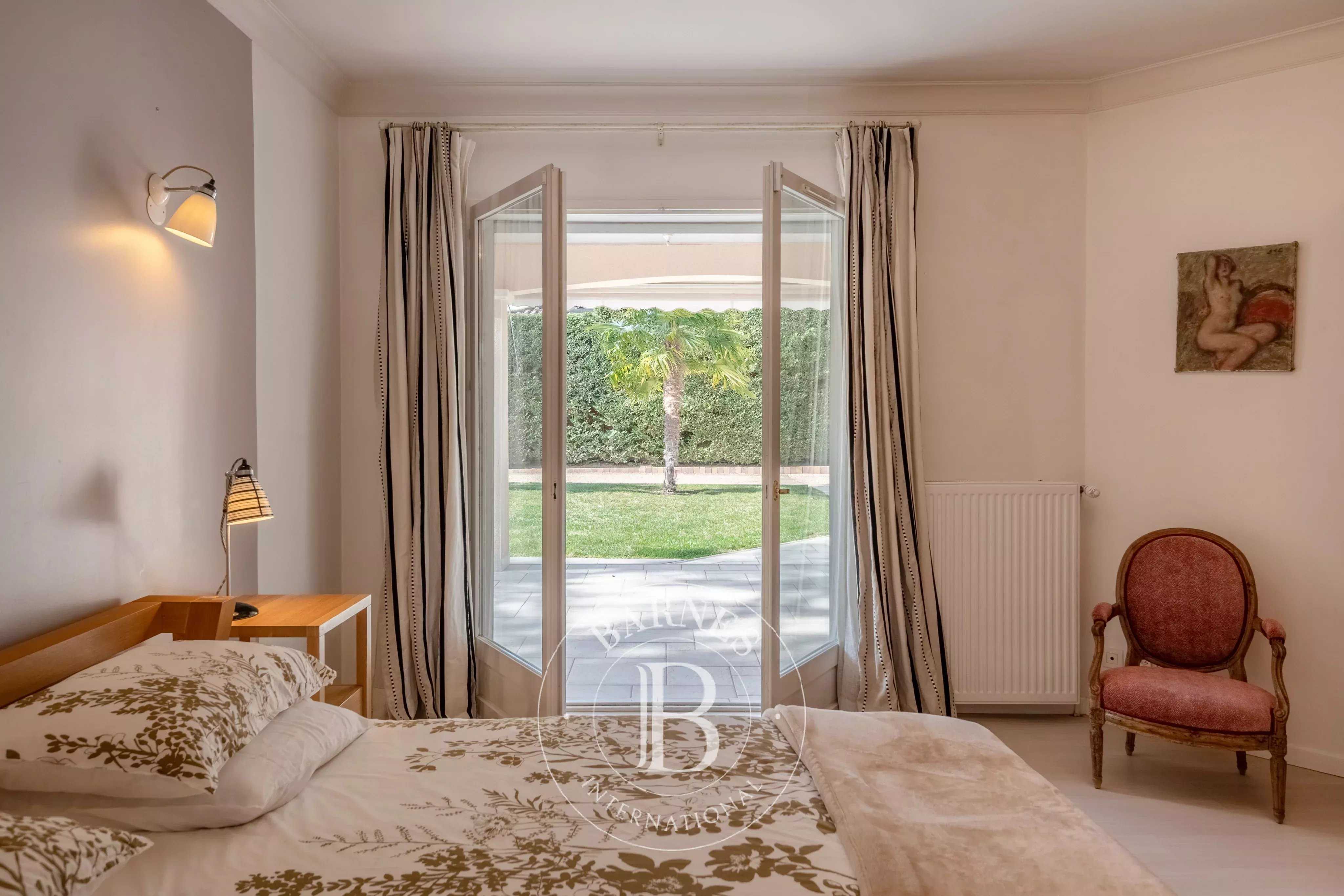 Écully  - Maison 6 Pi&egrave;ces 4 Chambres