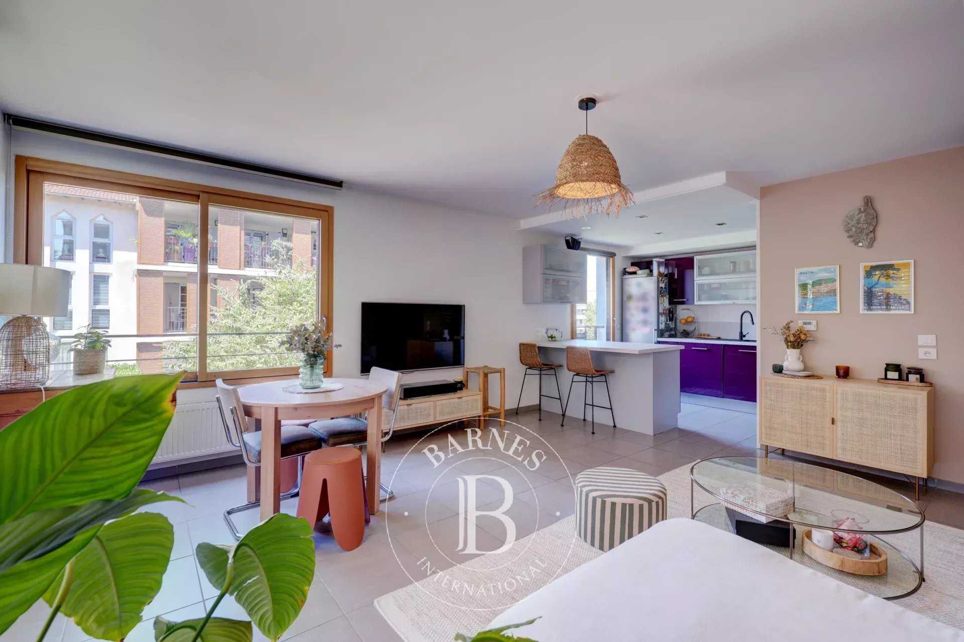 Lyon  - Apartment 3 Bedrooms