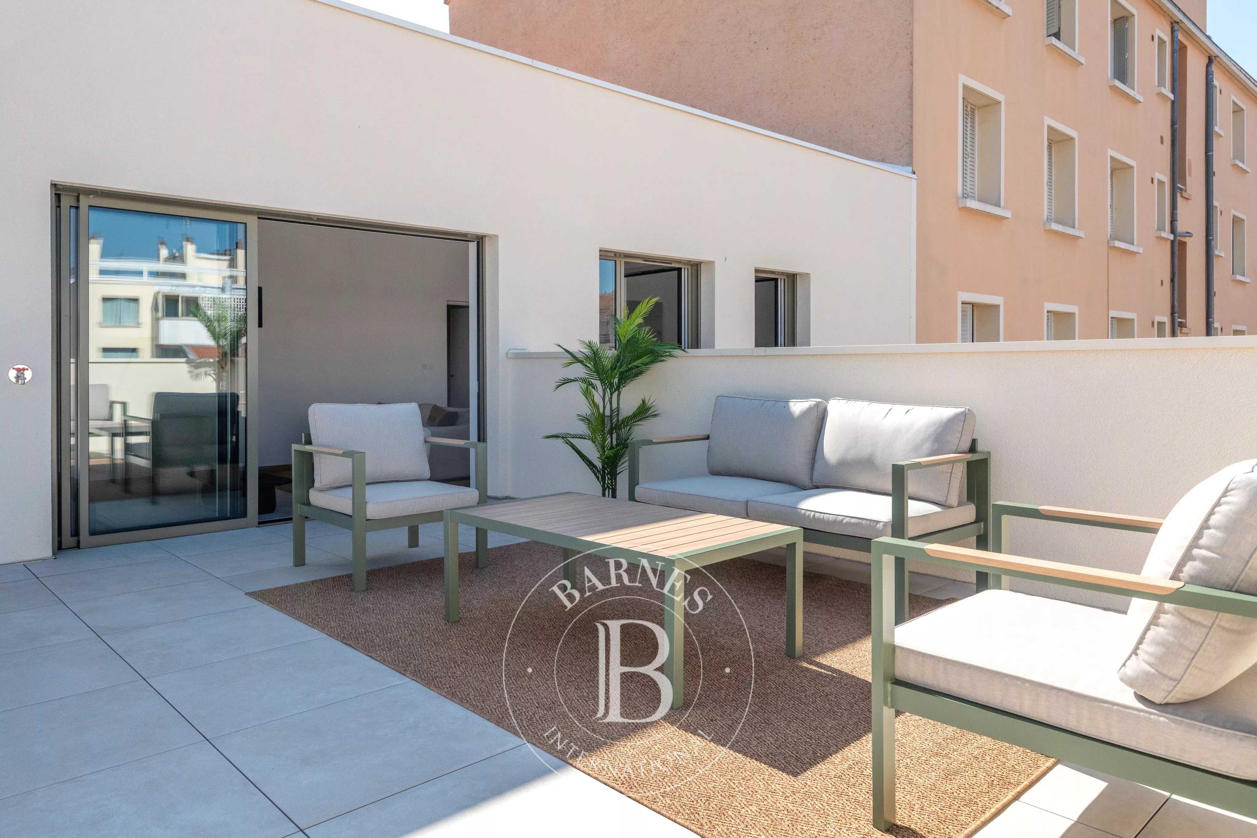 Villeurbanne  - Appartement 5 Pi&egrave;ces 4 Chambres