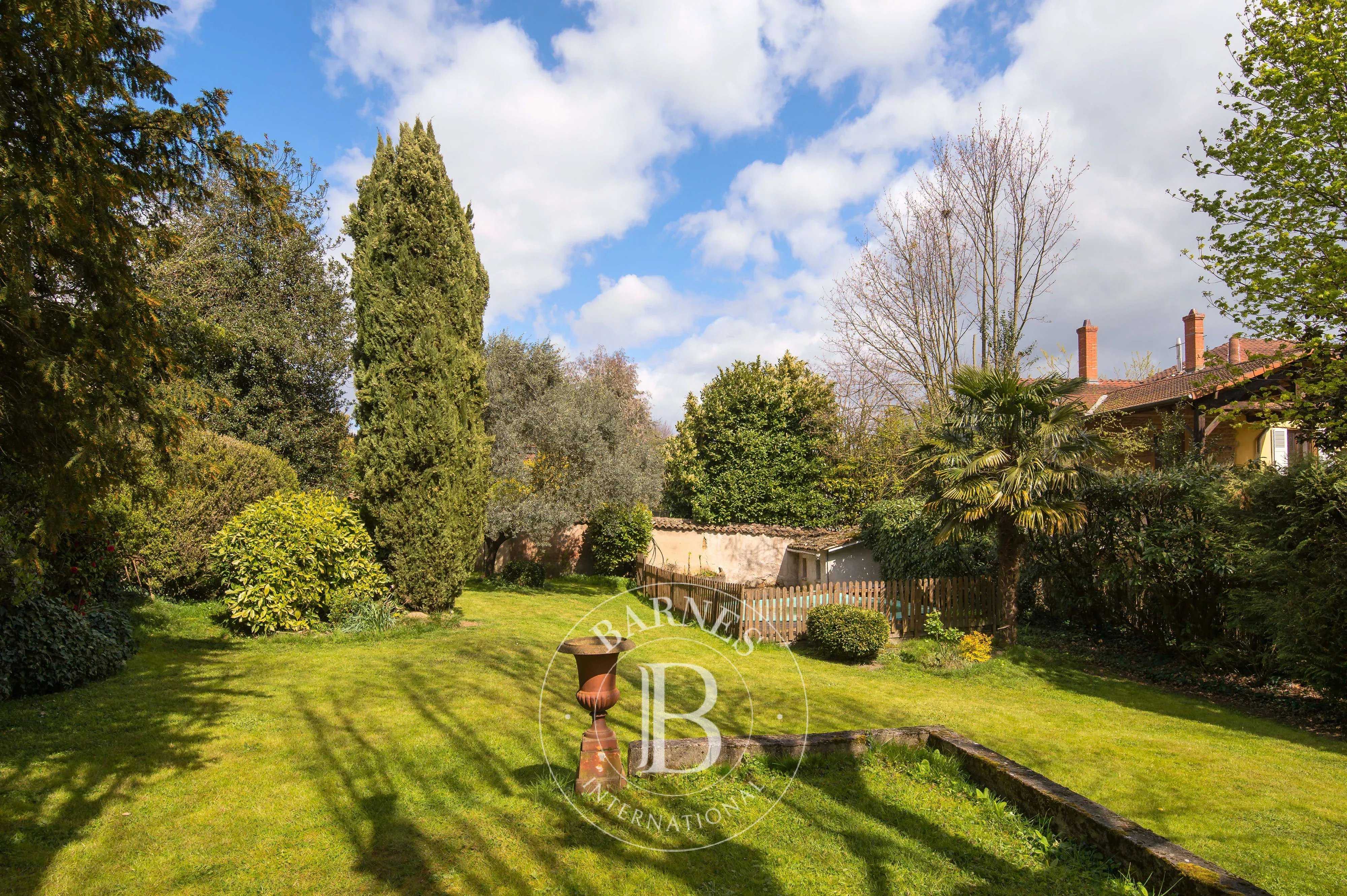 Collonges-au-Mont-d'Or  - Maison 10 Pi&egrave;ces 7 Chambres
