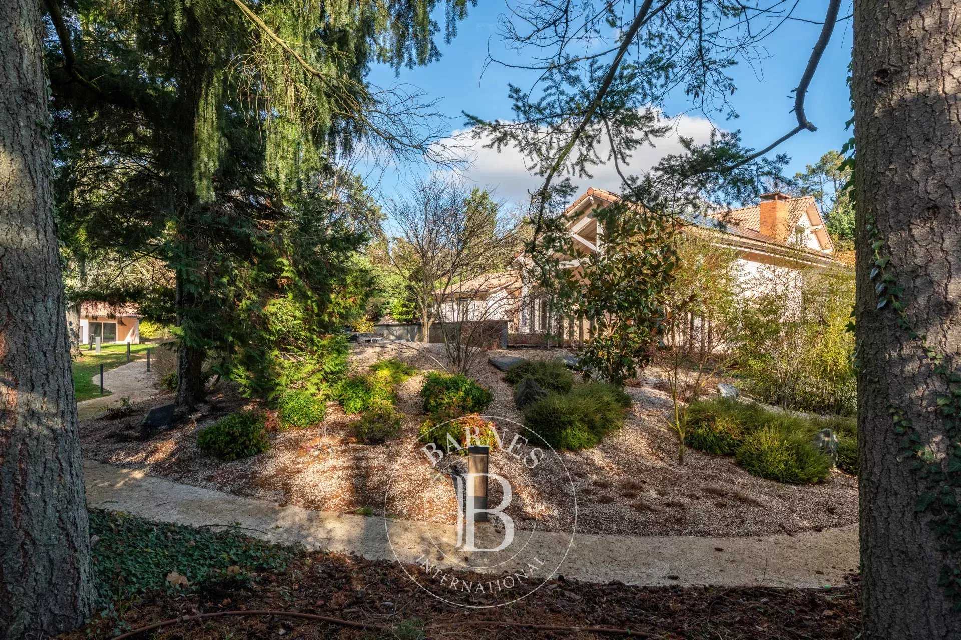 Écully  - House 4 Bedrooms