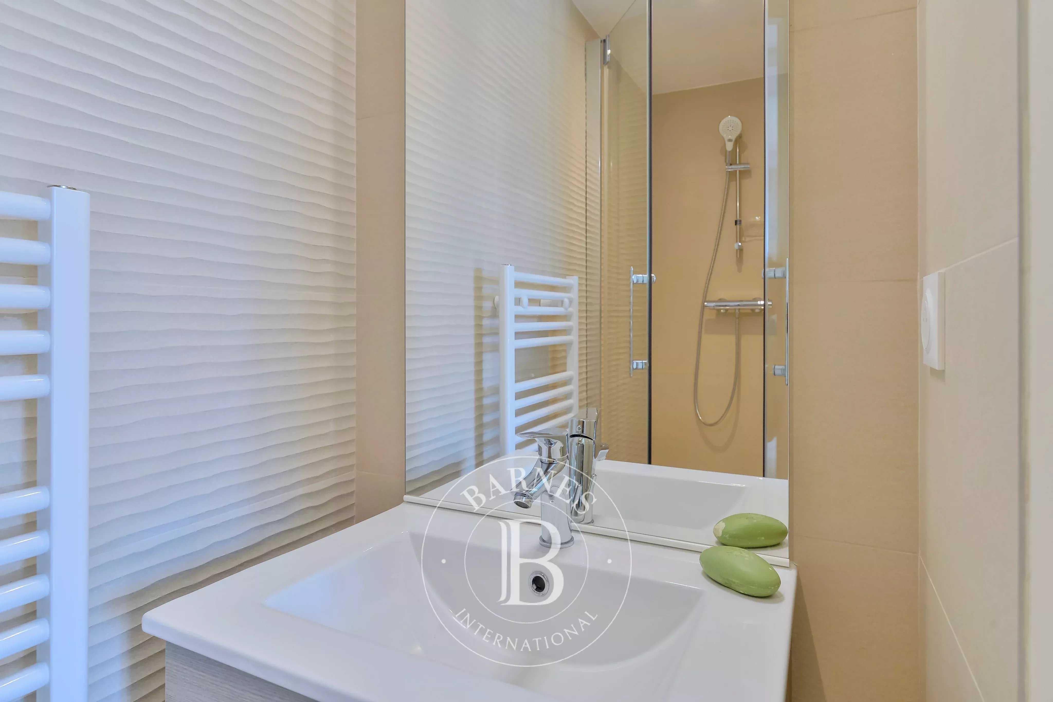 Charbonnières-les-Bains  - Appartement 2 Pi&egrave;ces, 1 Chambre
