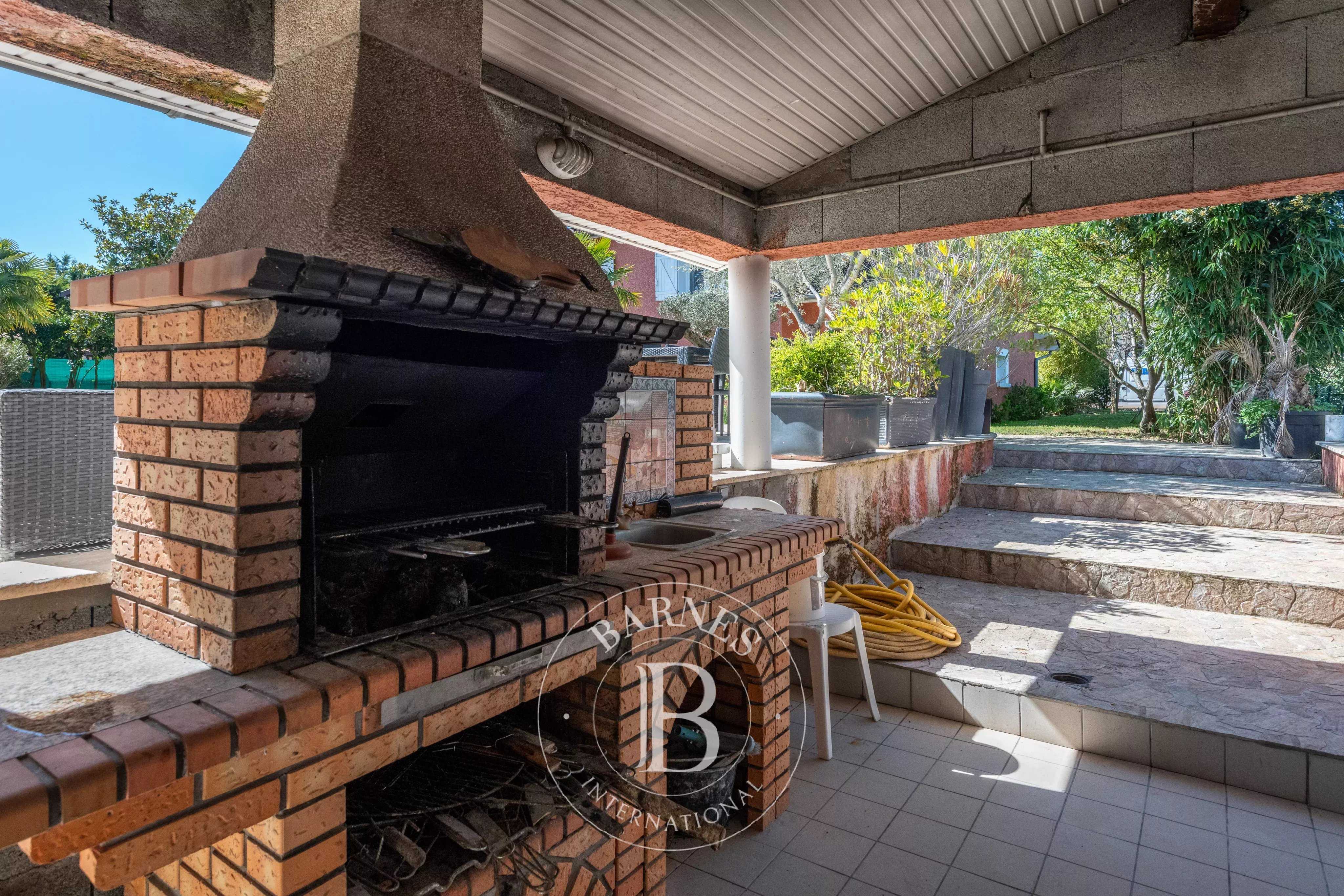 La Tour-de-Salvagny  - Maison 6 Pi&egrave;ces 5 Chambres