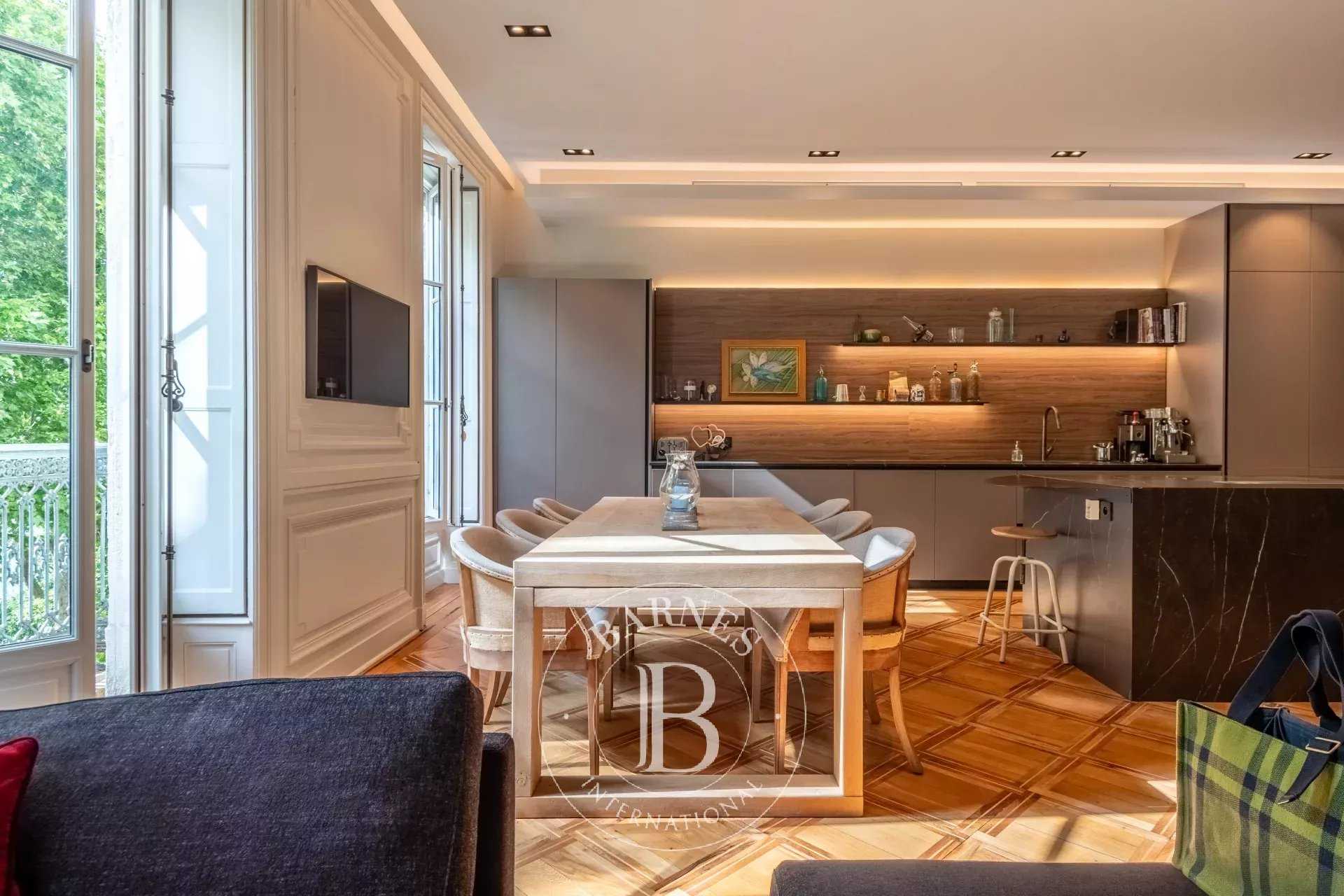 Lyon  - Apartment 3 Bedrooms