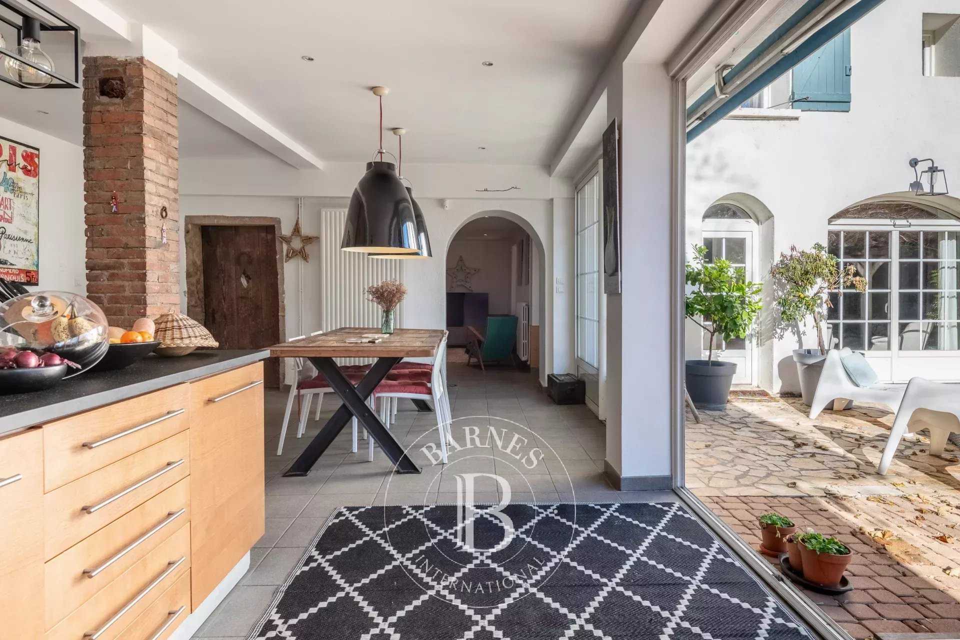 Collonges-au-Mont-d'Or  - House 7 Bedrooms