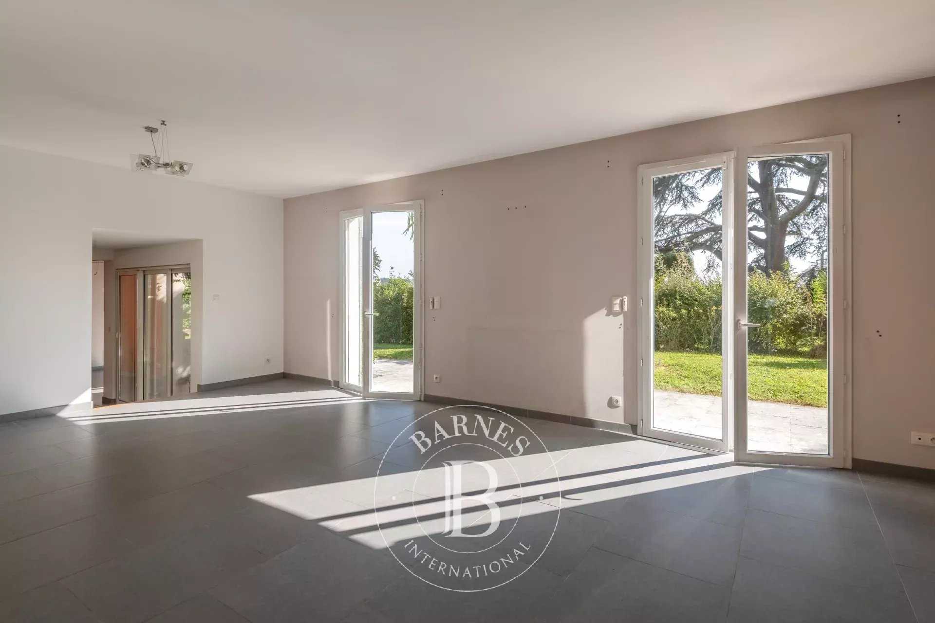 Écully  - Maison 7 Pi&egrave;ces 4 Chambres