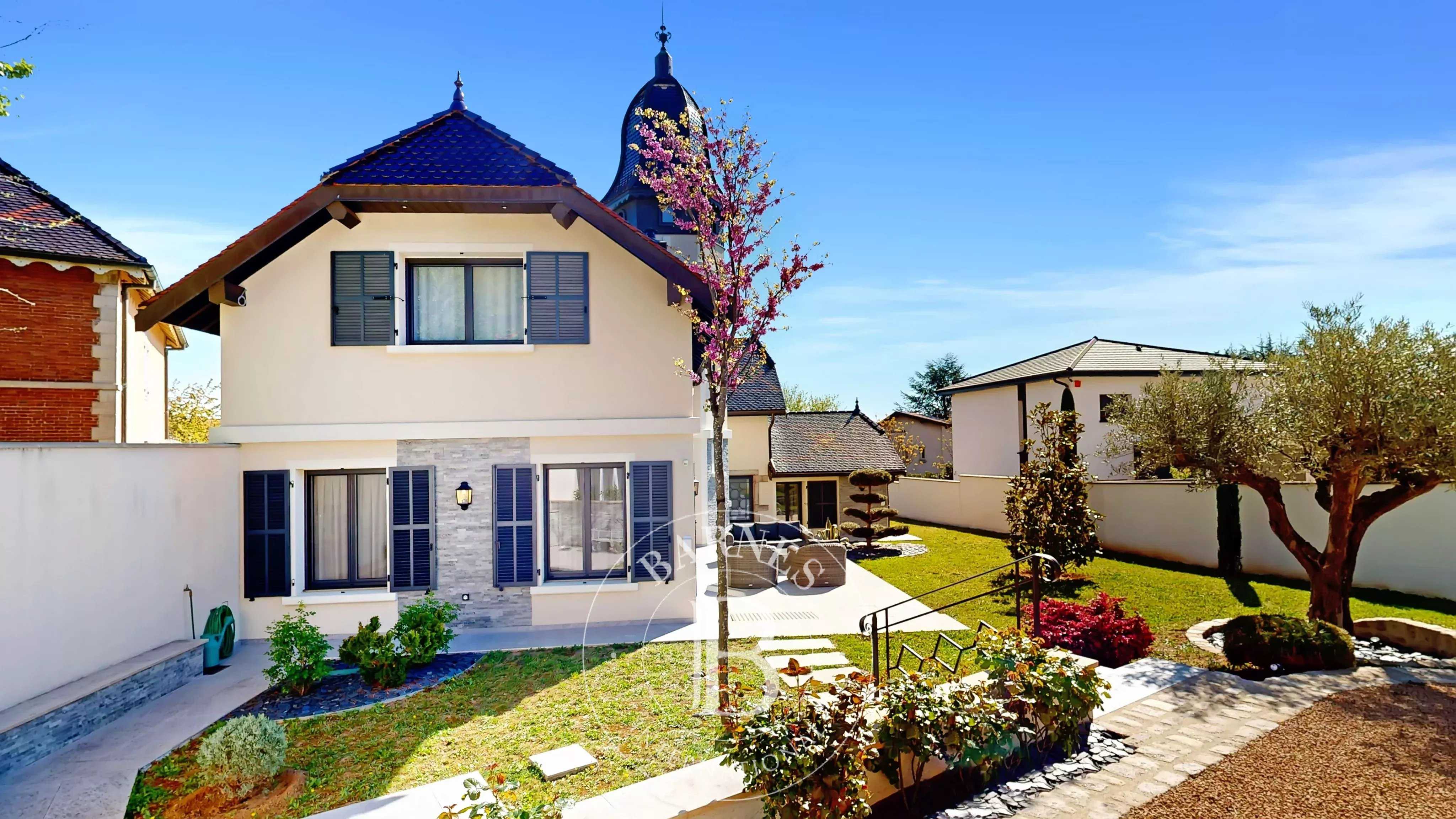 Vernaison  - Maison 6 Pi&egrave;ces 3 Chambres