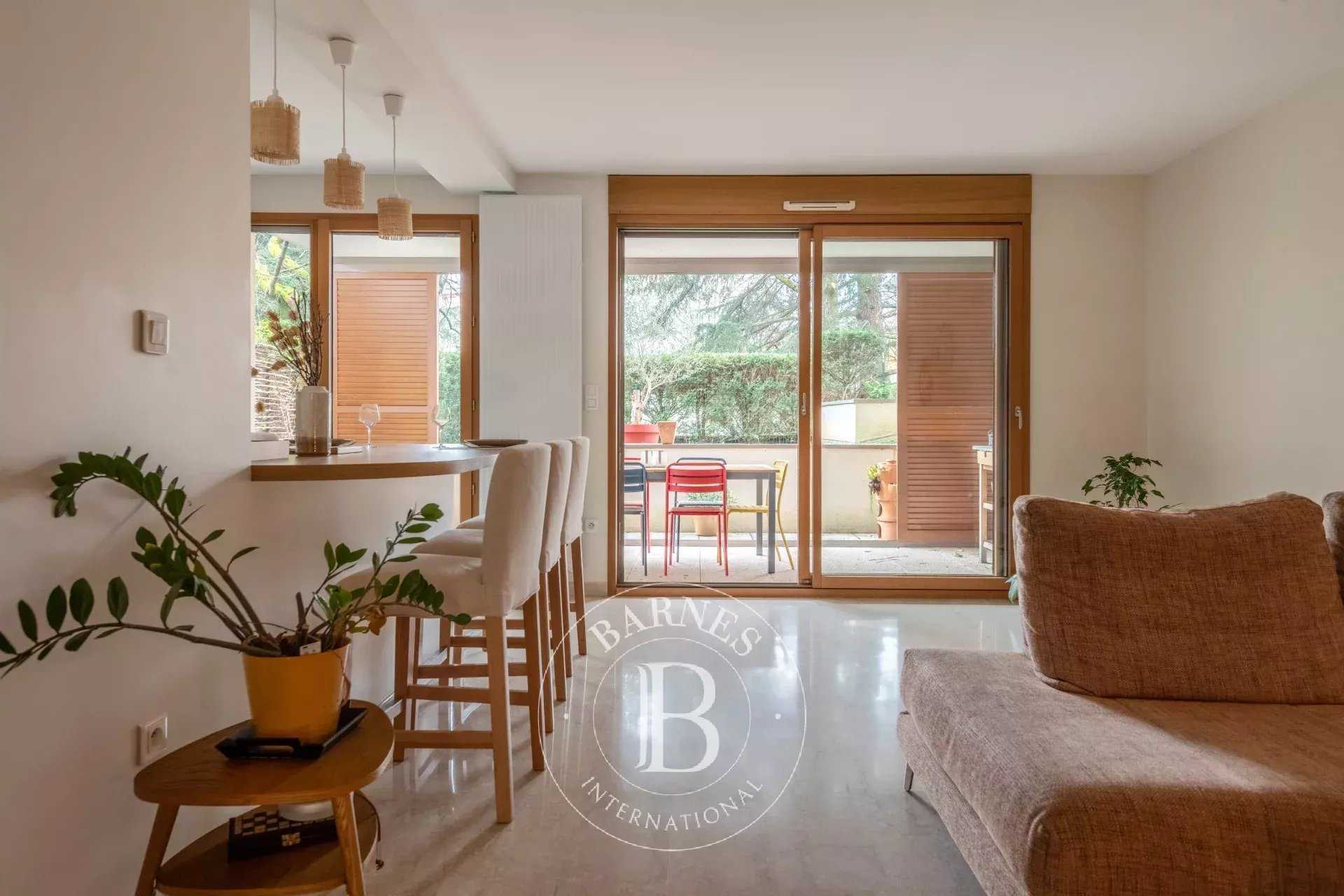 Tassin-la-Demi-Lune  - Apartment 2 Bedrooms