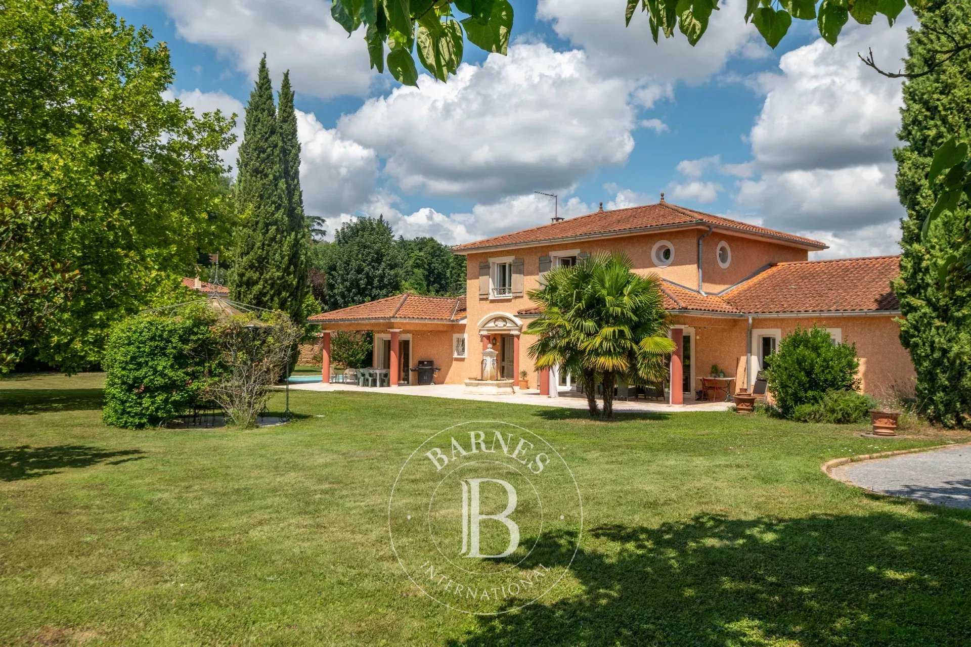 Collonges-au-Mont-d'Or  - Maison 7 Pi&egrave;ces 5 Chambres