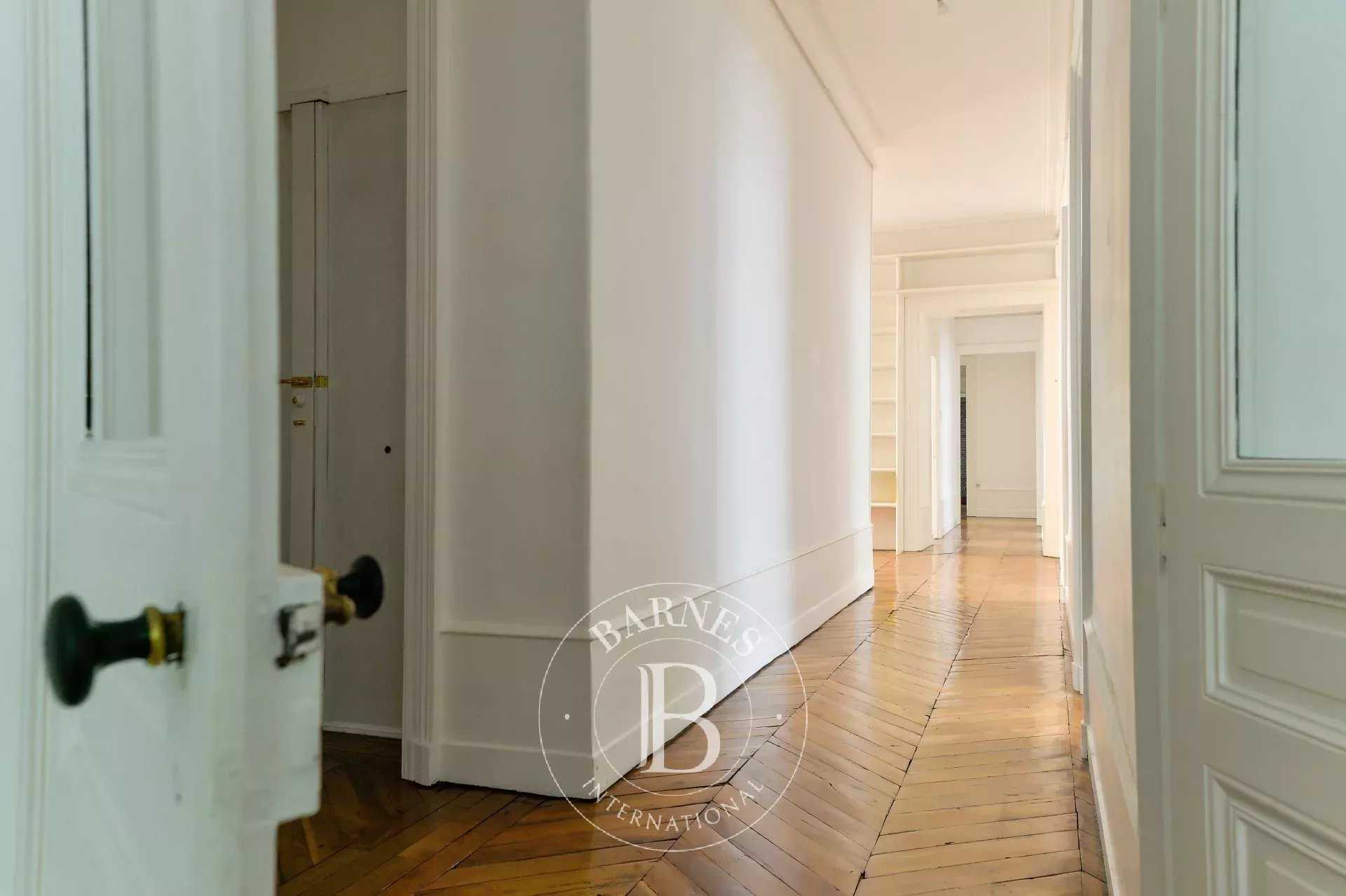 Lyon  - Appartement 6 Pièces 5 Chambres