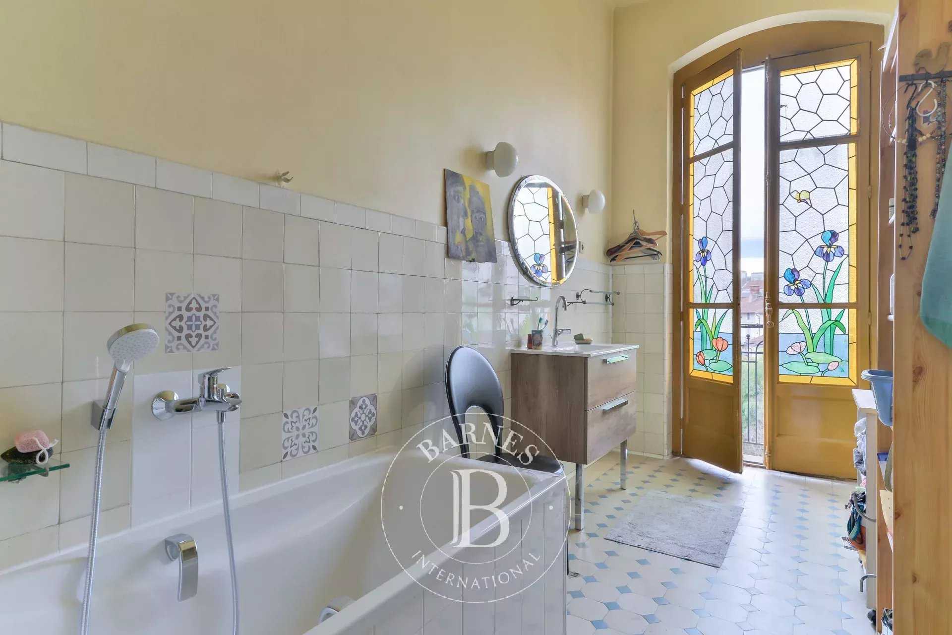 Lyon  - Appartement 5 Pi&egrave;ces 4 Chambres