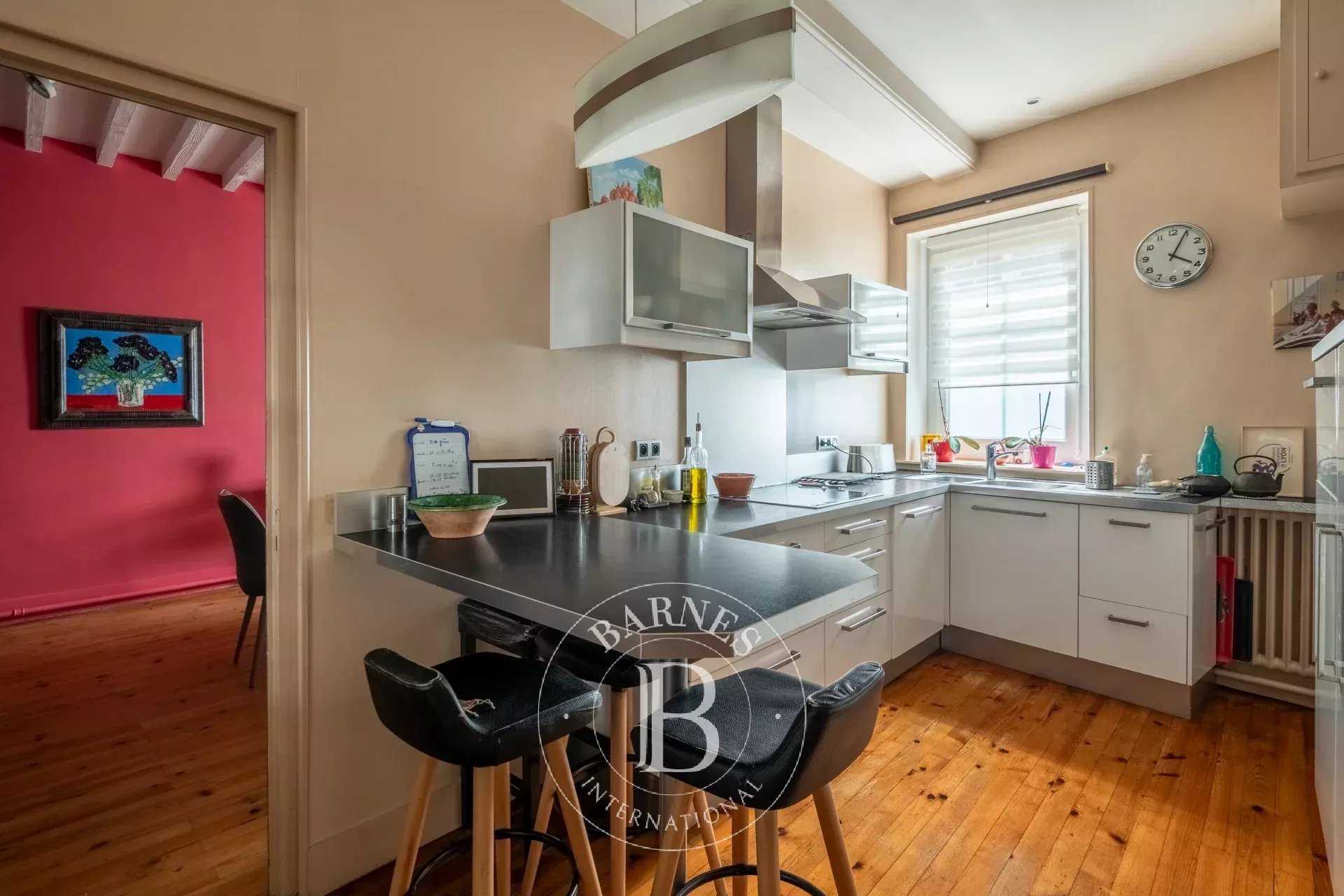 Fareins  - Maison 7 Pi&egrave;ces 6 Chambres