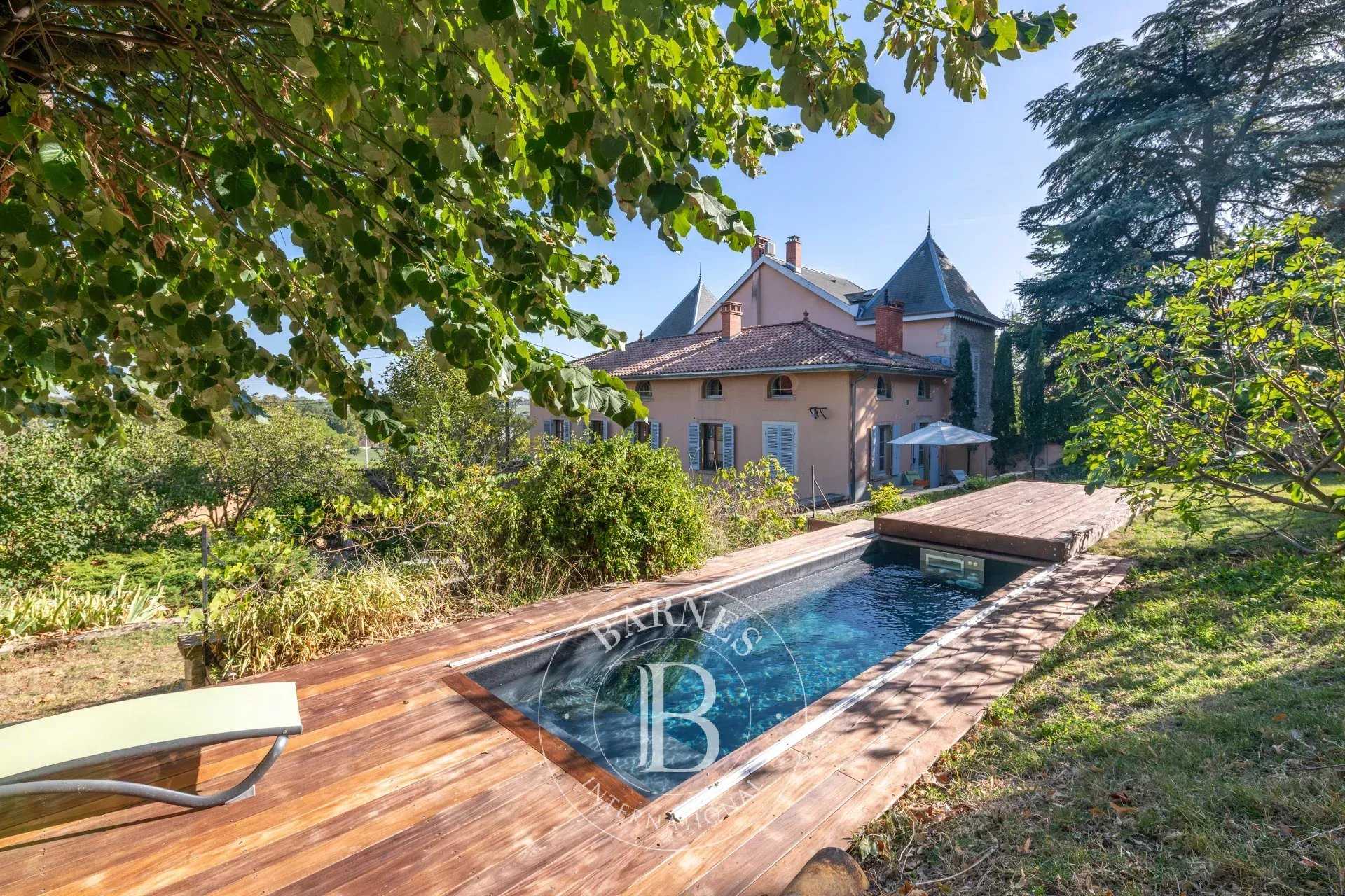 Saint-Genis-Laval  - Maison 7 Pièces 4 Chambres