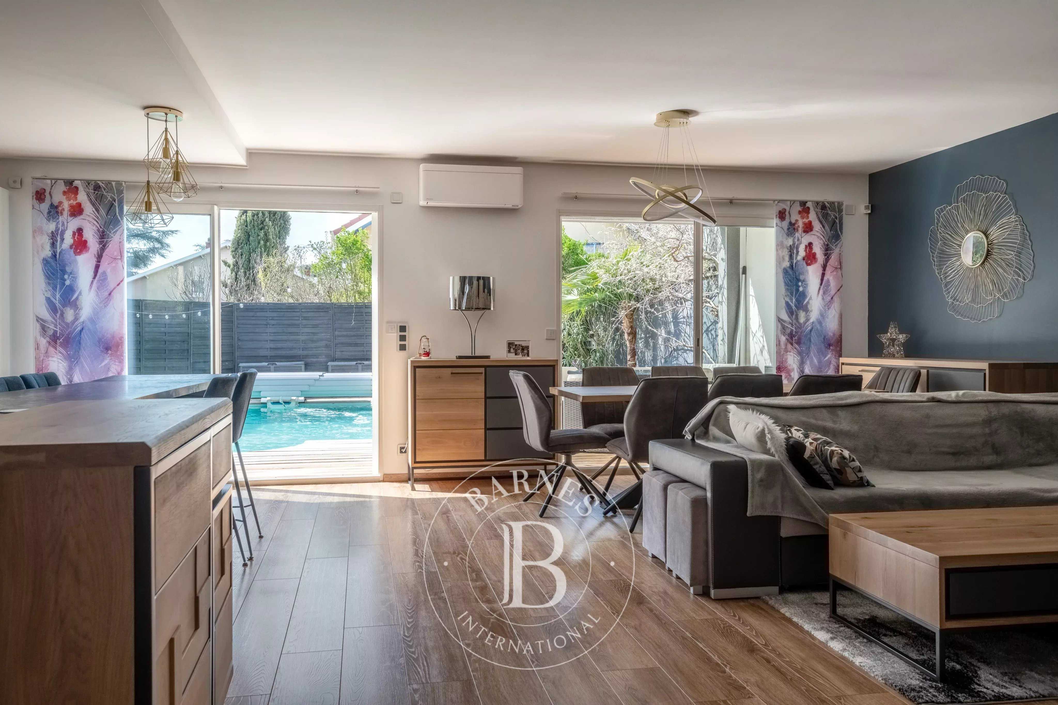 Tassin-la-Demi-Lune  - Maison 6 Pi&egrave;ces 4 Chambres