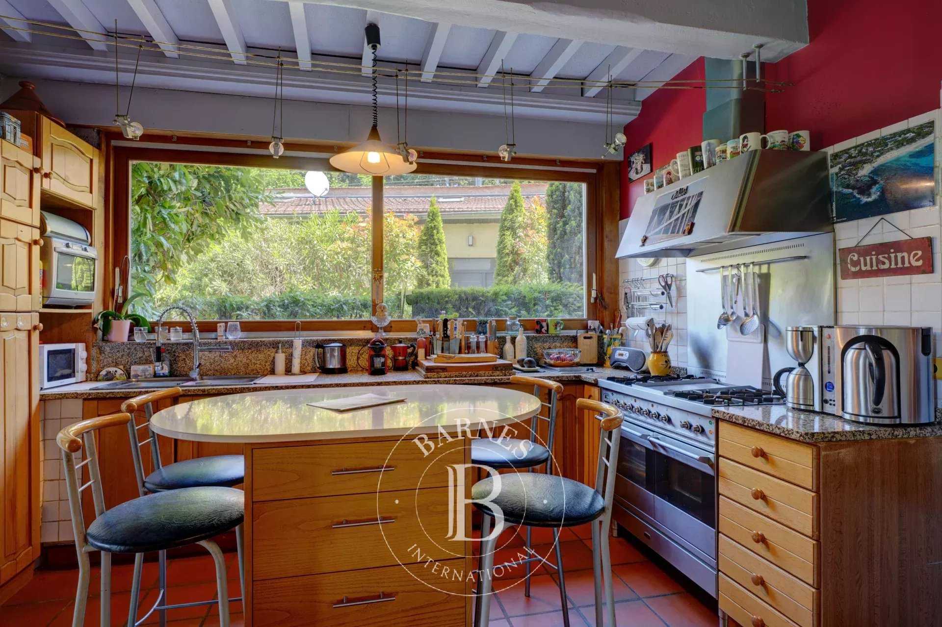 Caluire-et-Cuire  - Apartment 3 Bedrooms