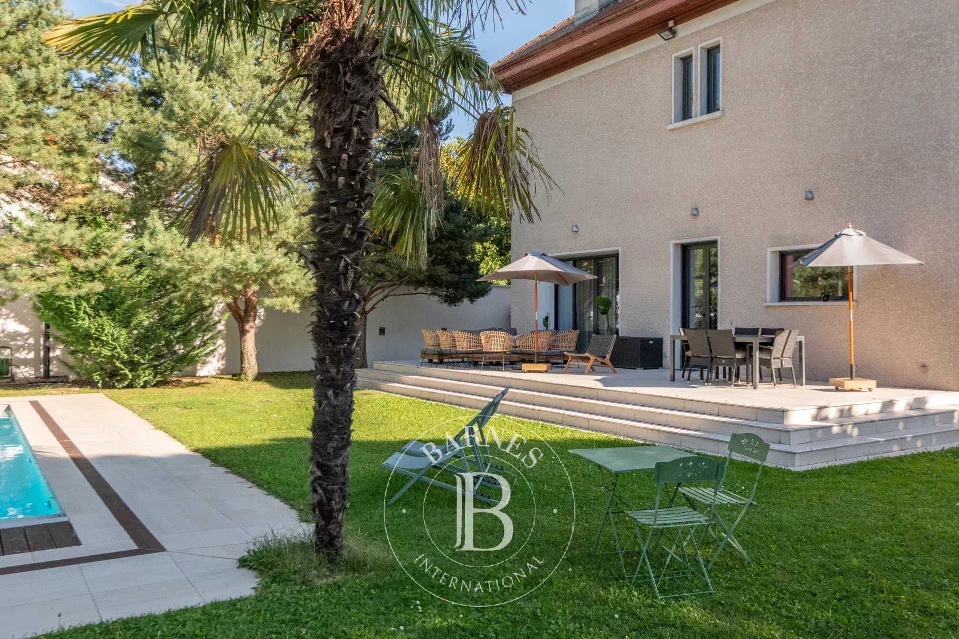 Bron  - Casa 7 Cuartos 4 Habitaciones