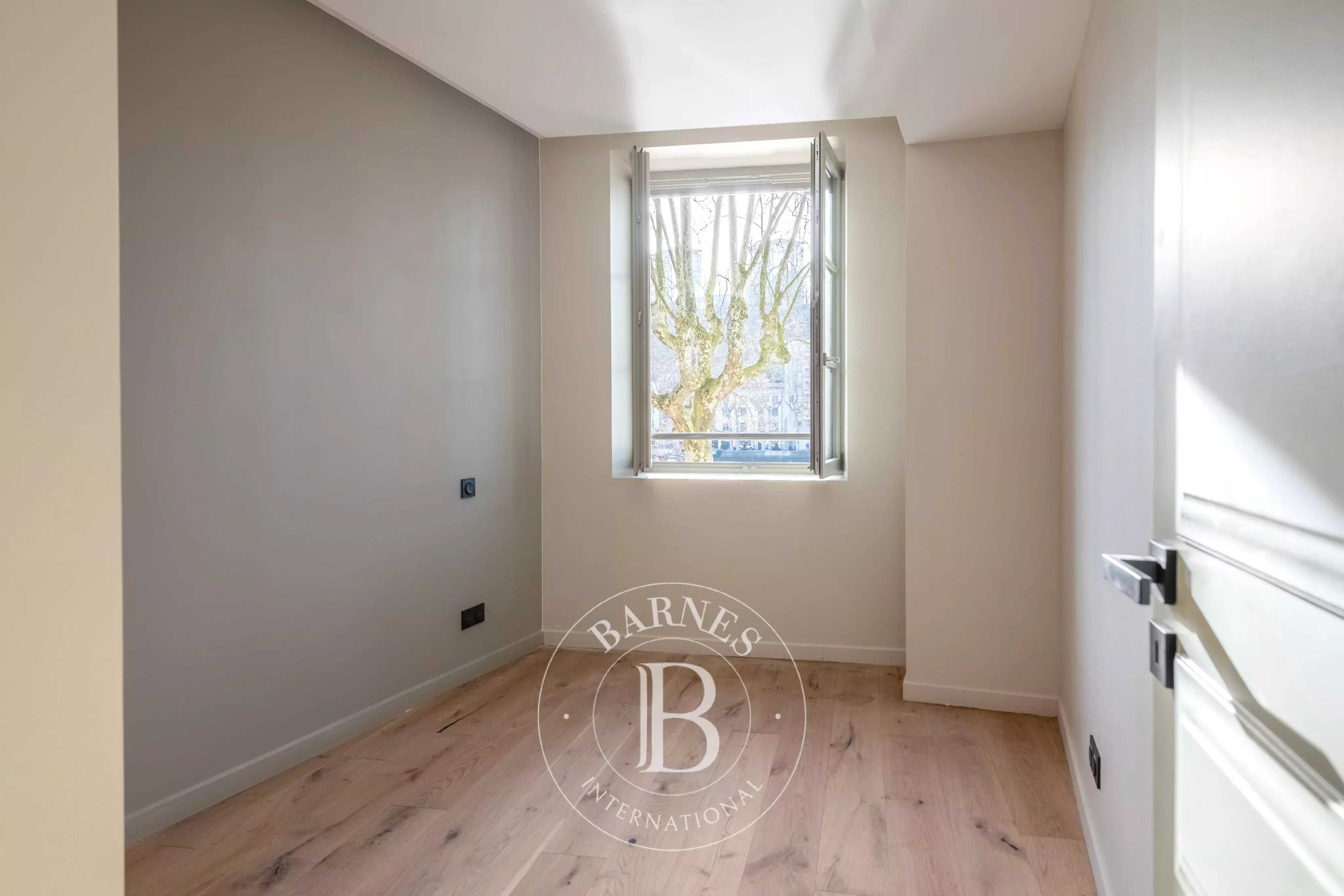 Lyon  - Appartement 3 Pi&egrave;ces 2 Chambres