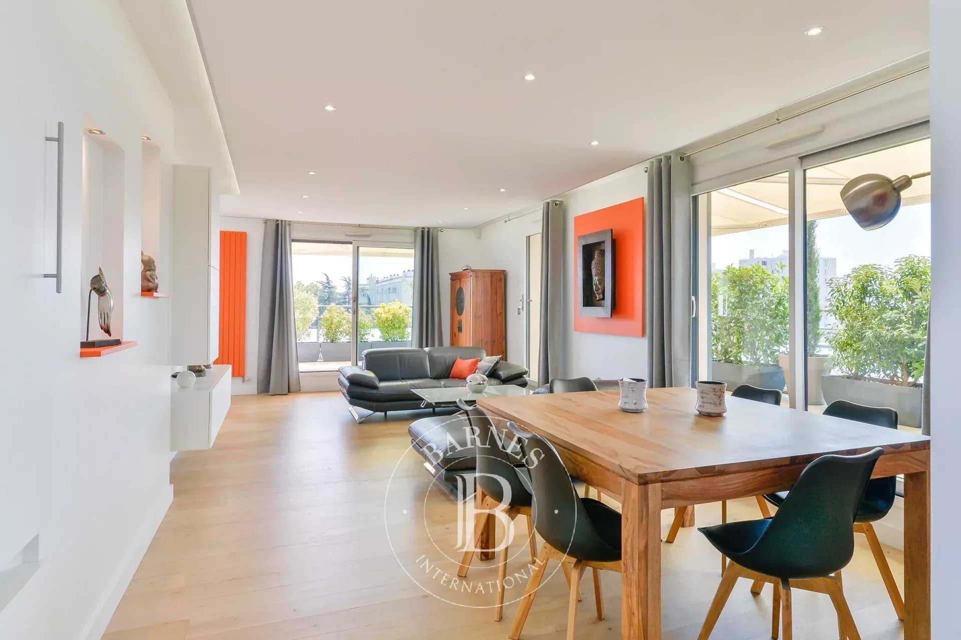 Lyon  - Appartement 5 Pièces 4 Chambres