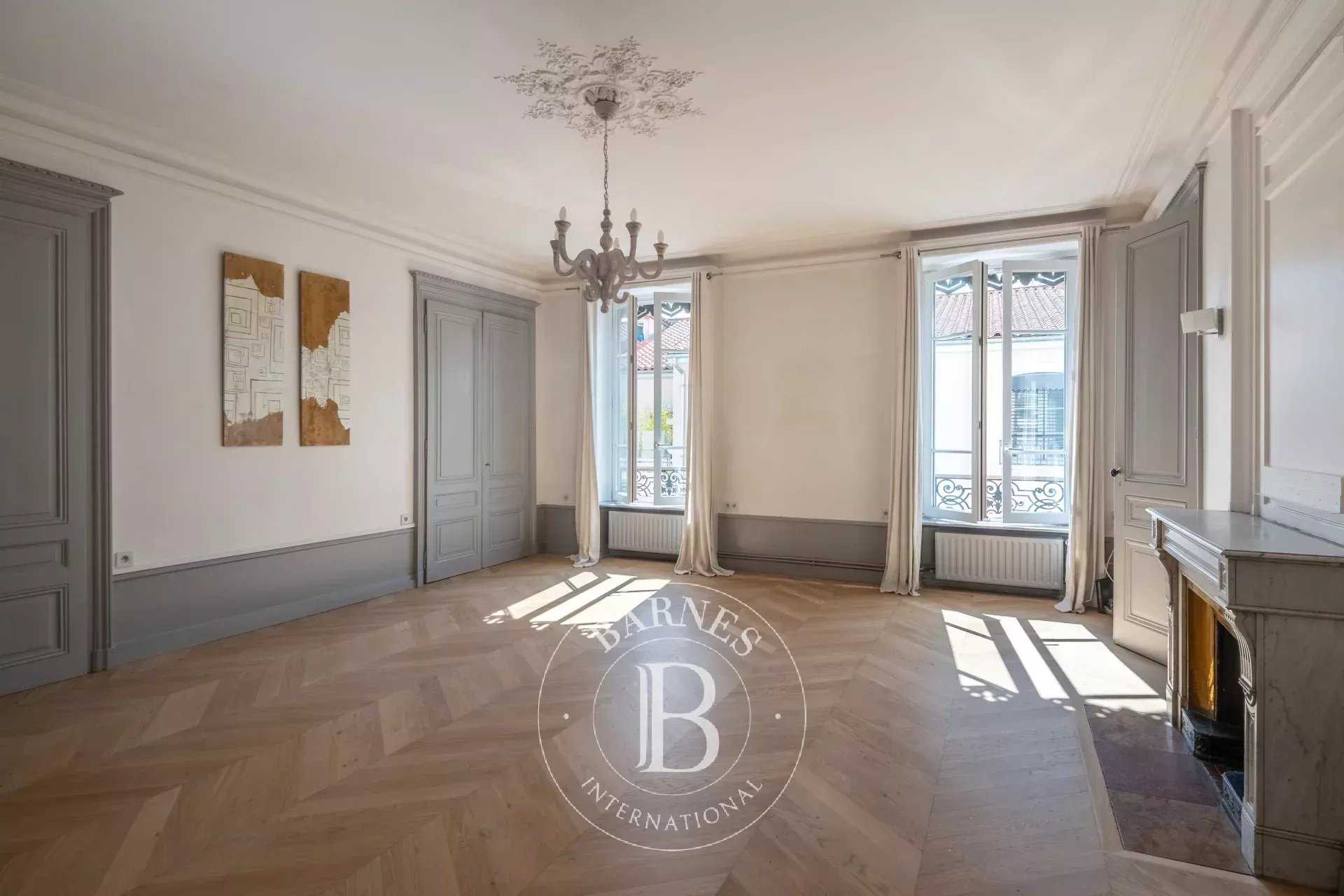 Lyon  - Appartement 5 Pi&egrave;ces 4 Chambres