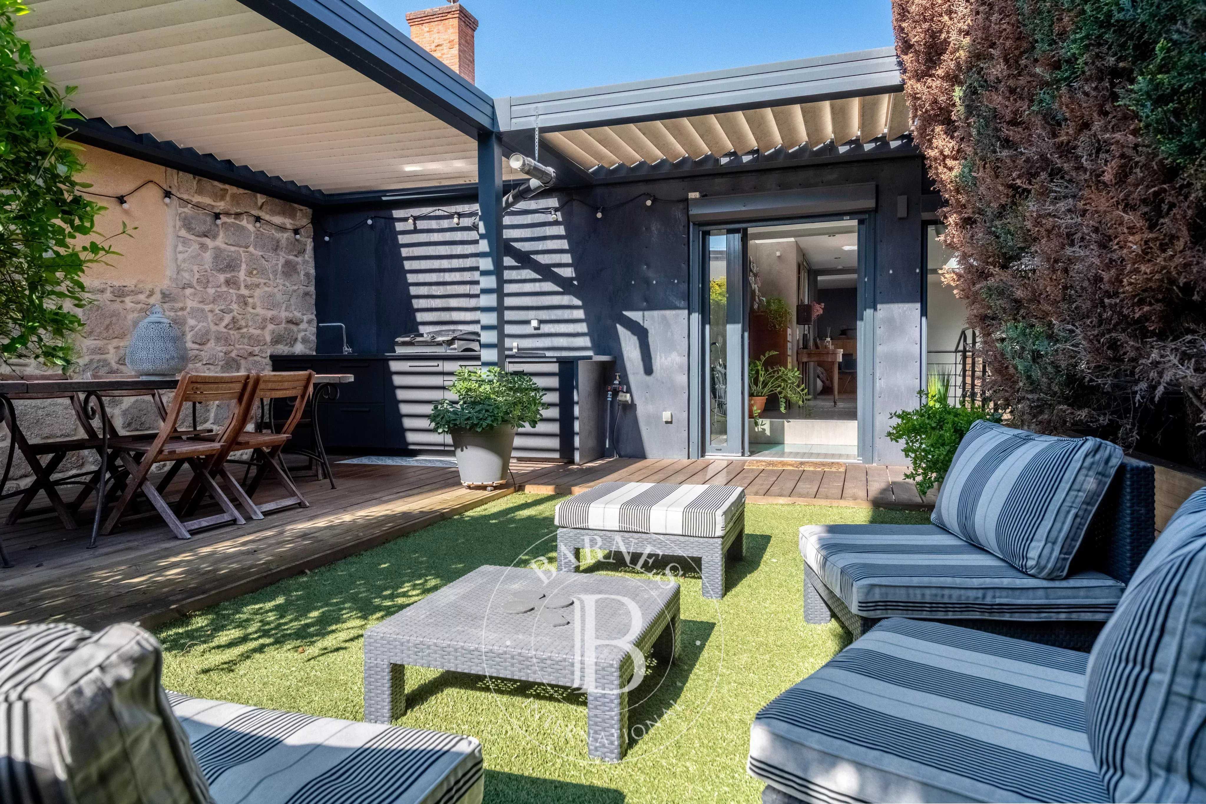 Oullins-Pierre-Bénite  - Appartement 6 Pi&egrave;ces 3 Chambres