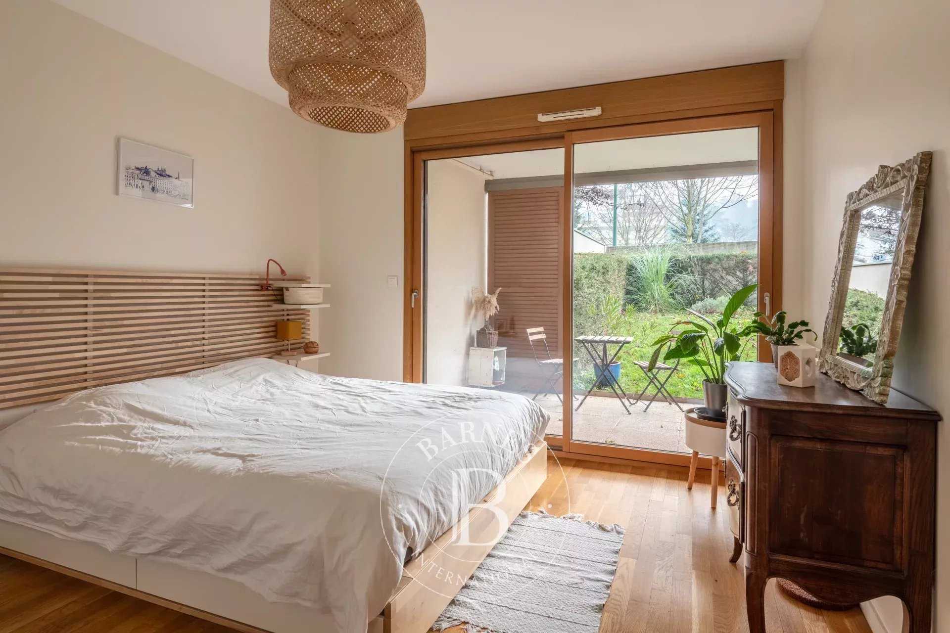 Tassin-la-Demi-Lune  - Apartment 2 Bedrooms