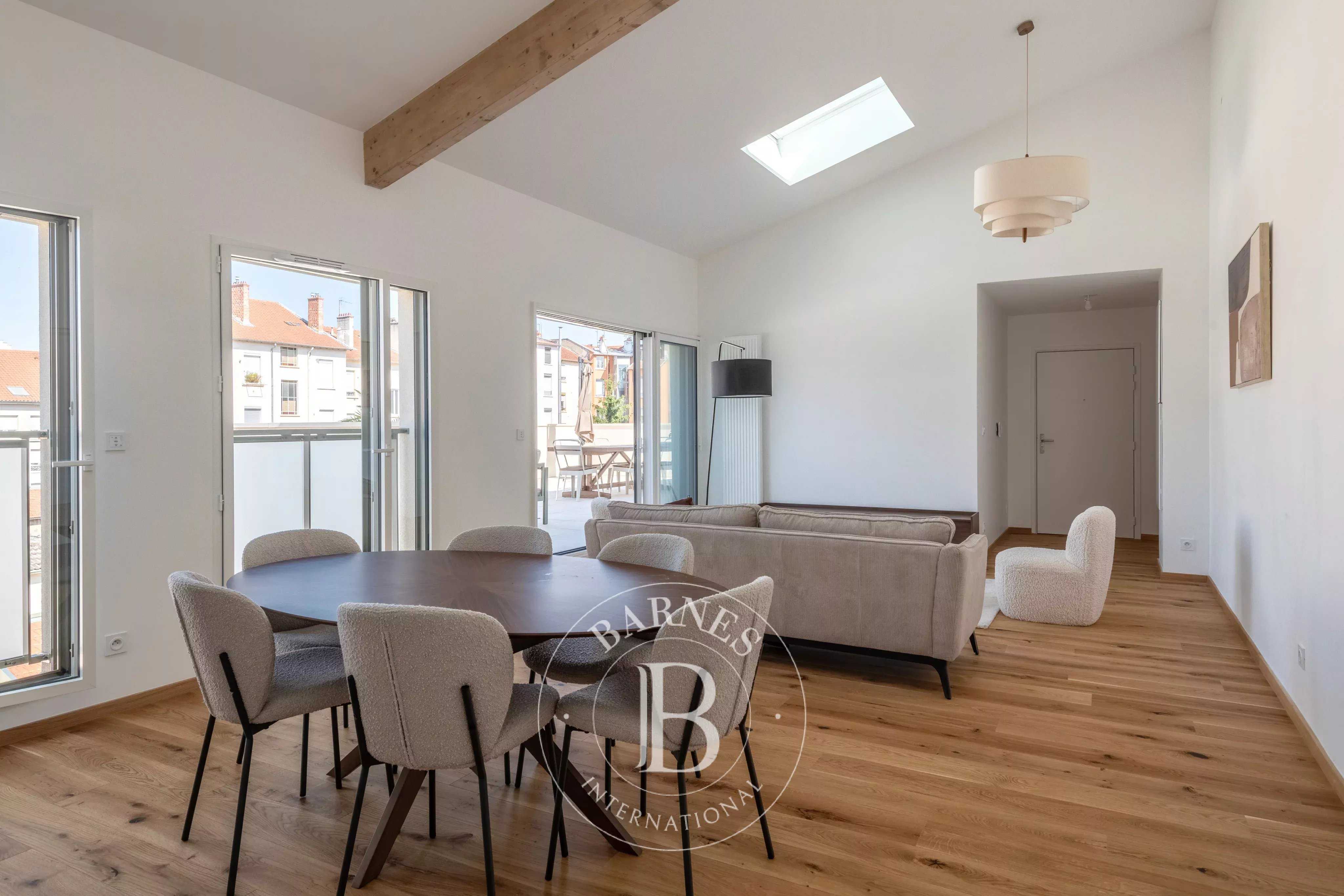 Villeurbanne  - Appartement 5 Pi&egrave;ces 4 Chambres