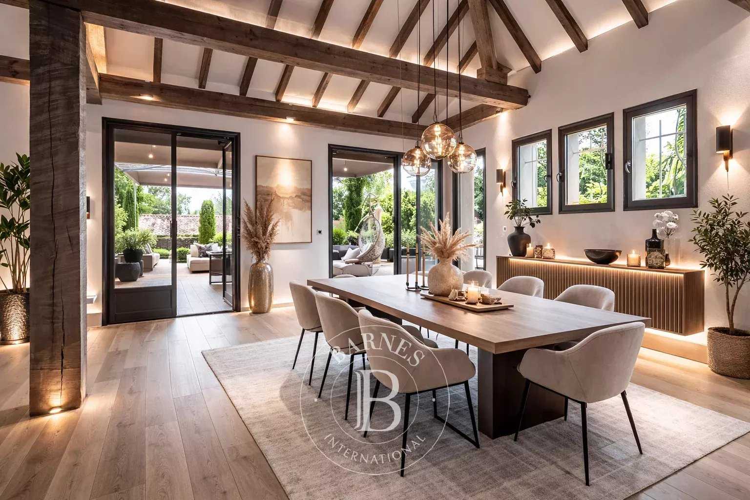 Saint-Cyr-au-Mont-d'Or  - Maison 7 Pi&egrave;ces 3 Chambres