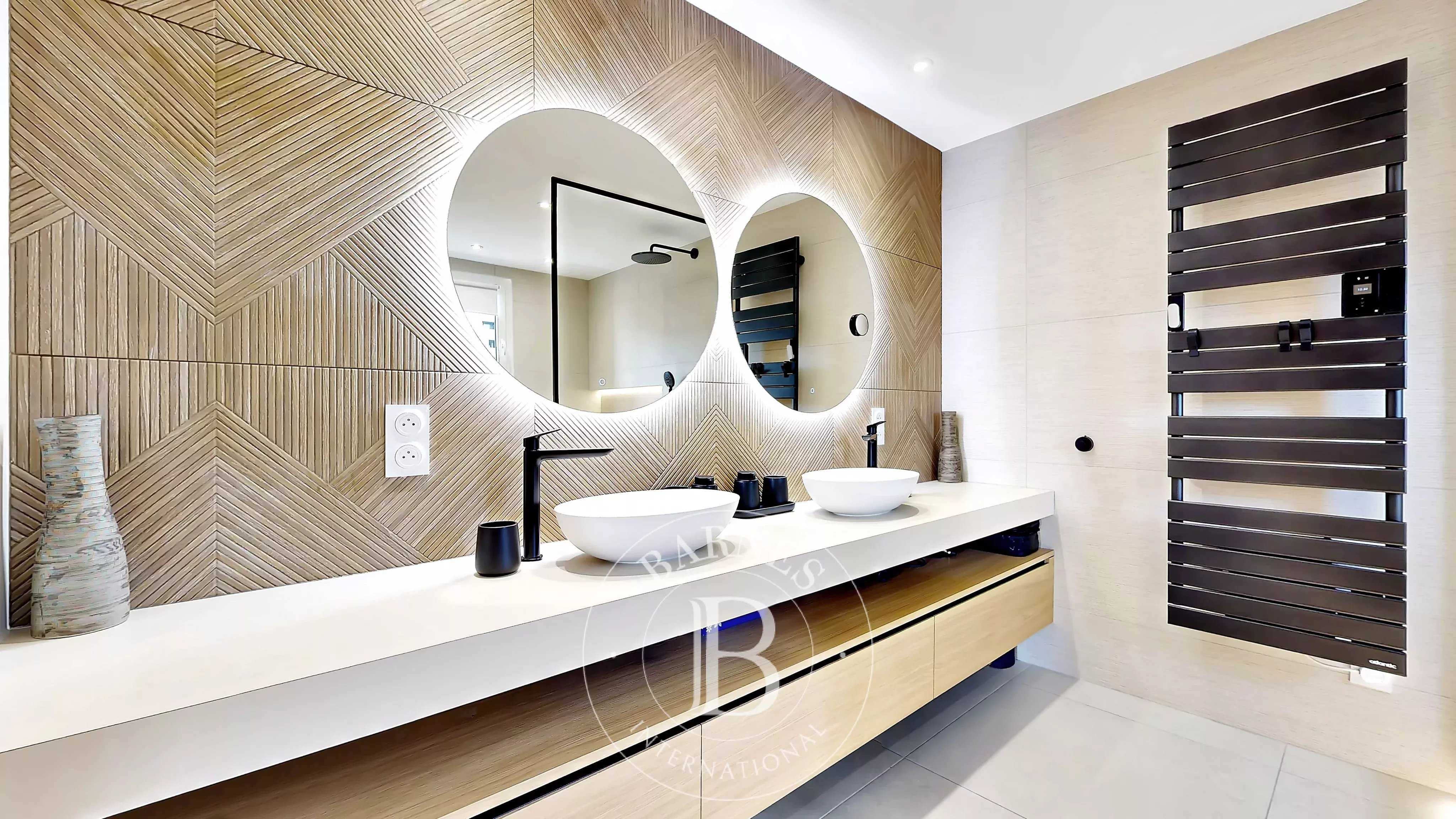 Lyon  - Appartement 5 Pi&egrave;ces 4 Chambres