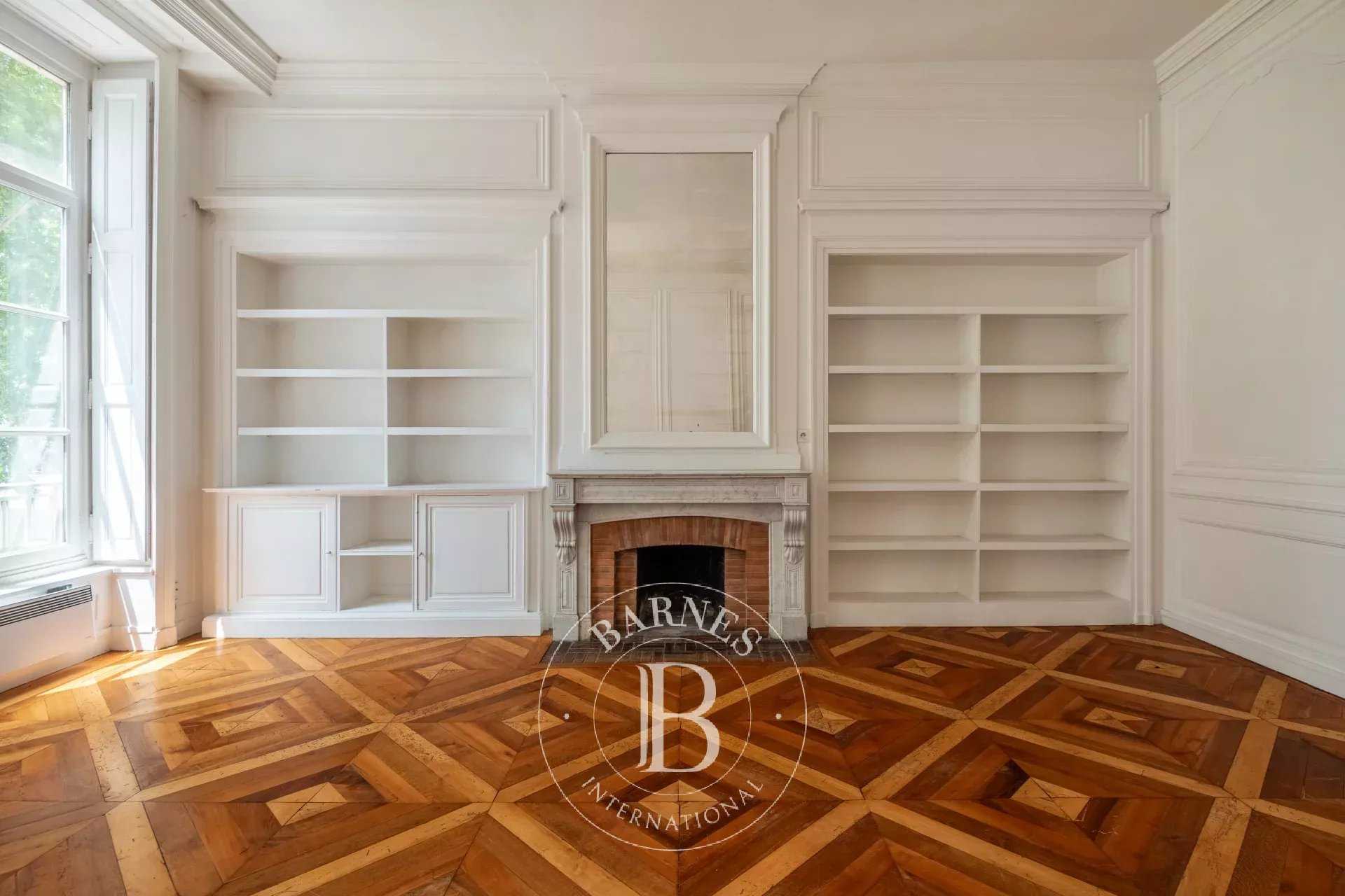 Lyon  - Apartment 3 Bedrooms