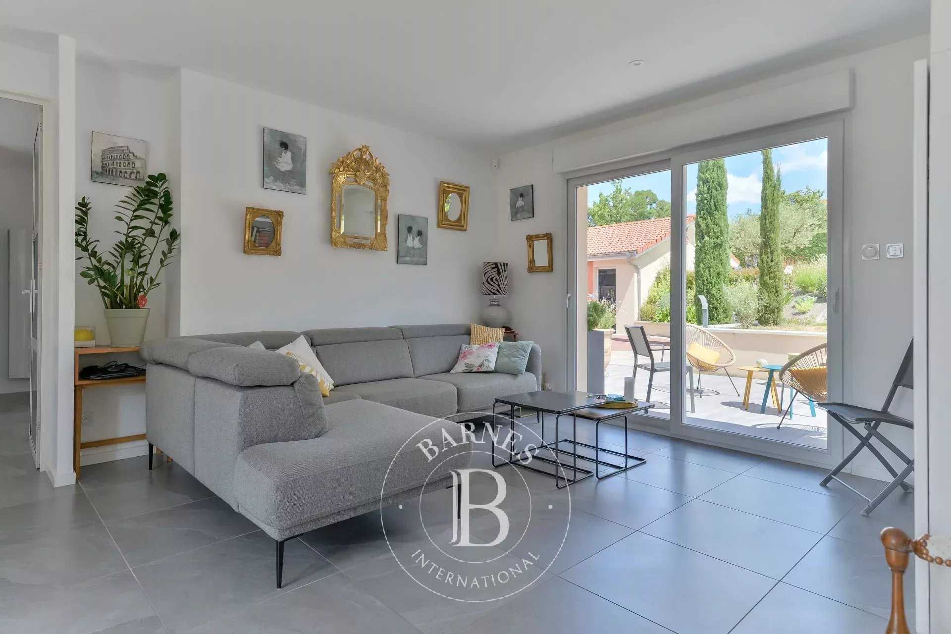 Brindas  - House 6 Bedrooms