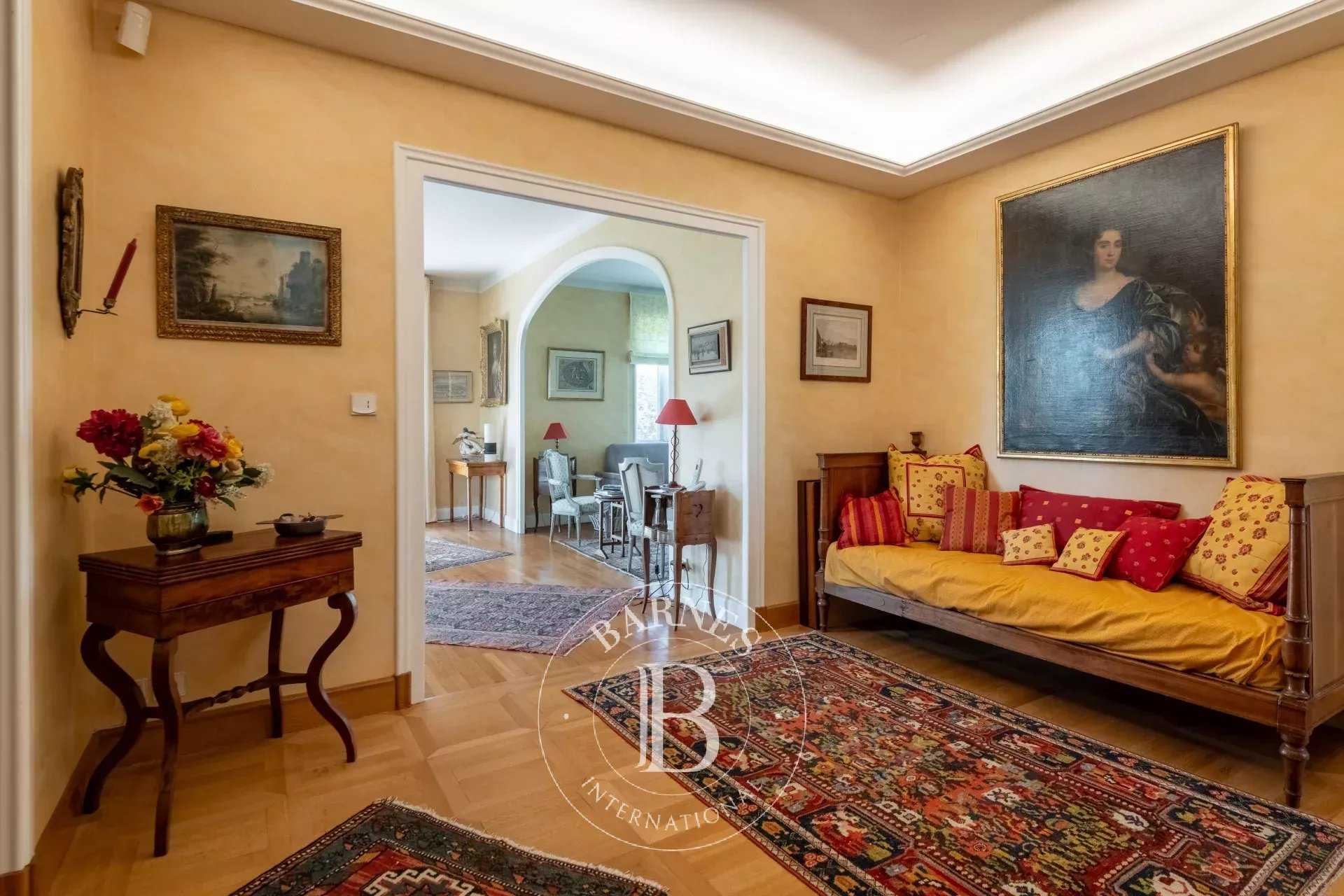 Francheville  - Maison 9 Pi&egrave;ces 5 Chambres