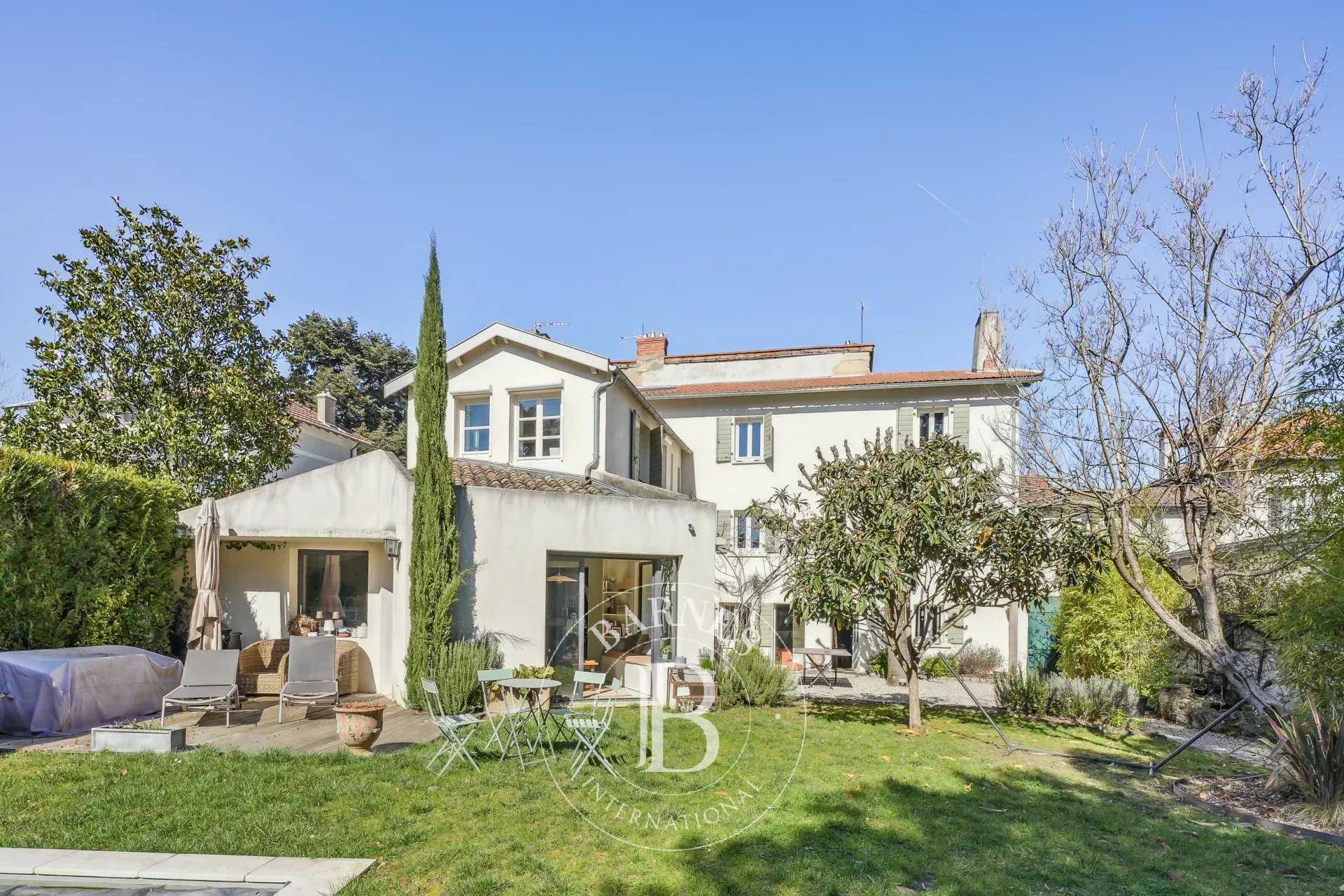 Tassin-la-Demi-Lune  - Maison 10 Pi&egrave;ces 4 Chambres