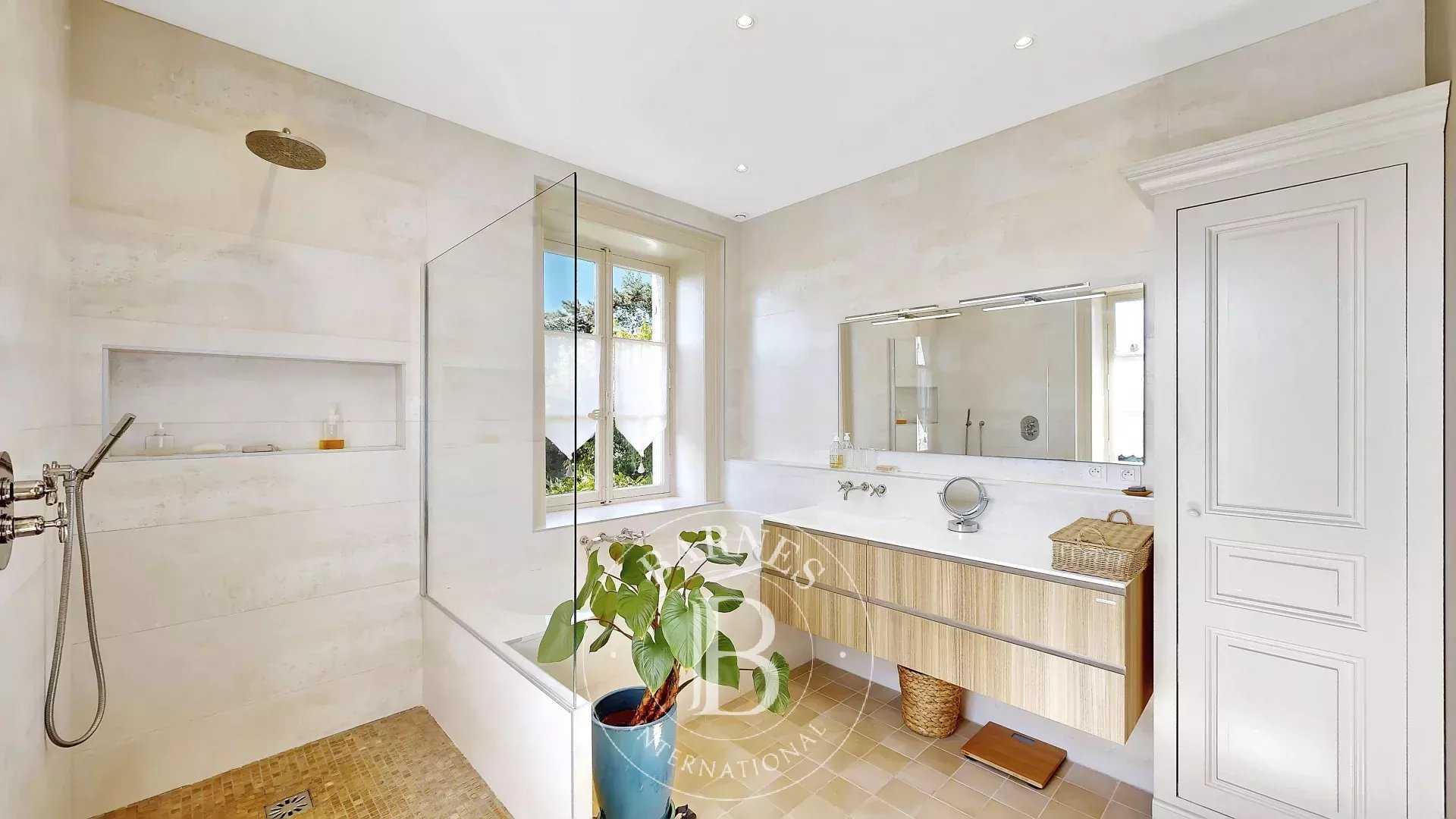 Brindas  - House 5 Bedrooms