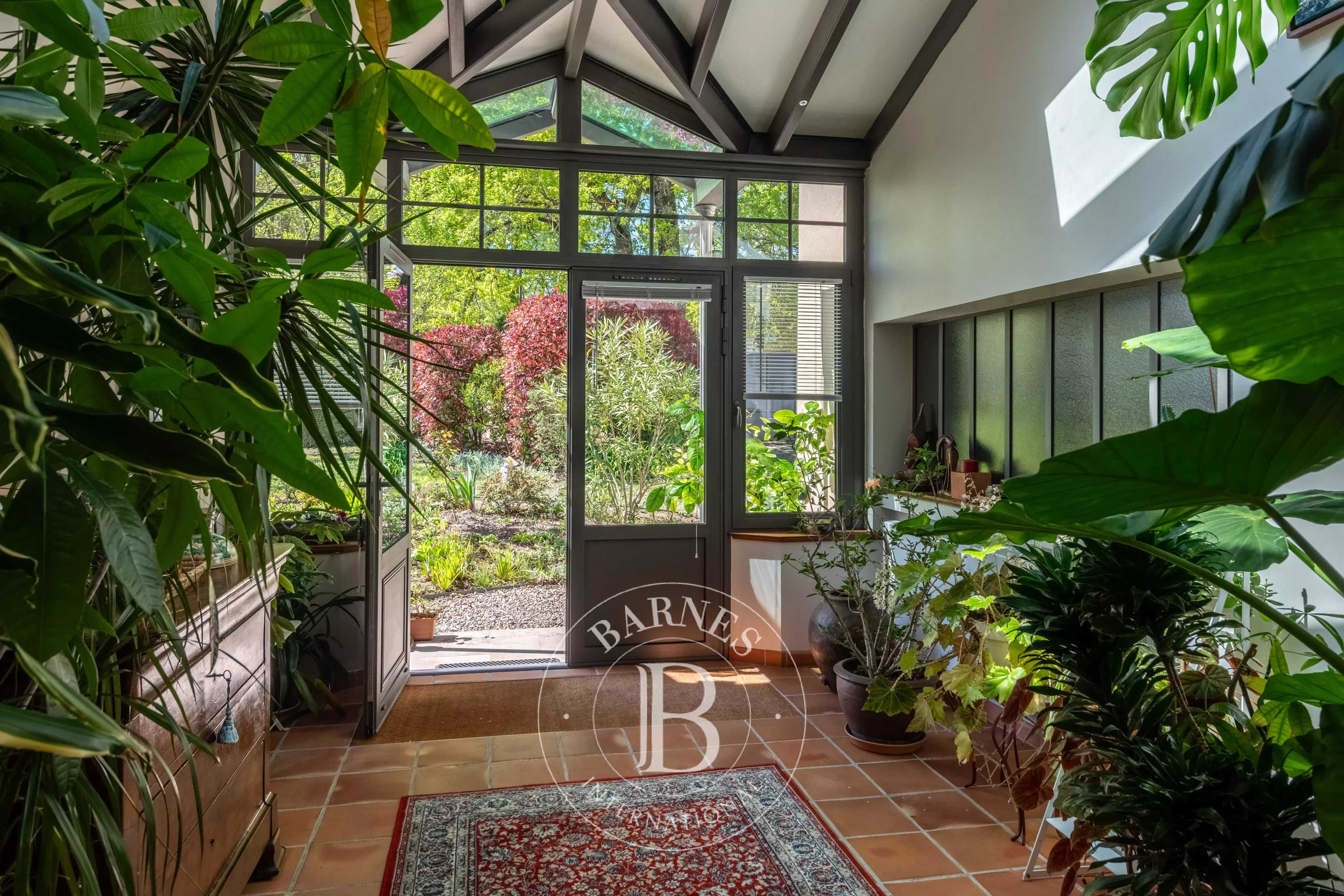 Charbonnières-les-Bains  - Maison 6 Pi&egrave;ces 5 Chambres