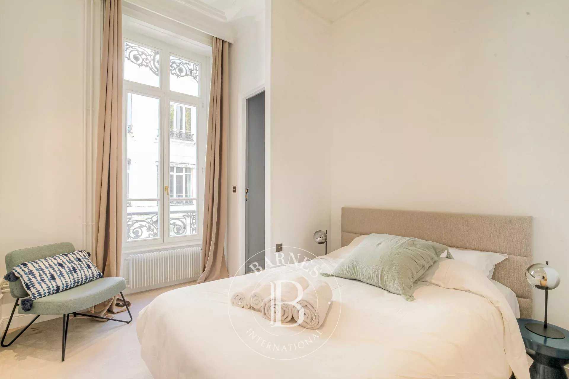 Lyon  - Apartment 5 Bedrooms