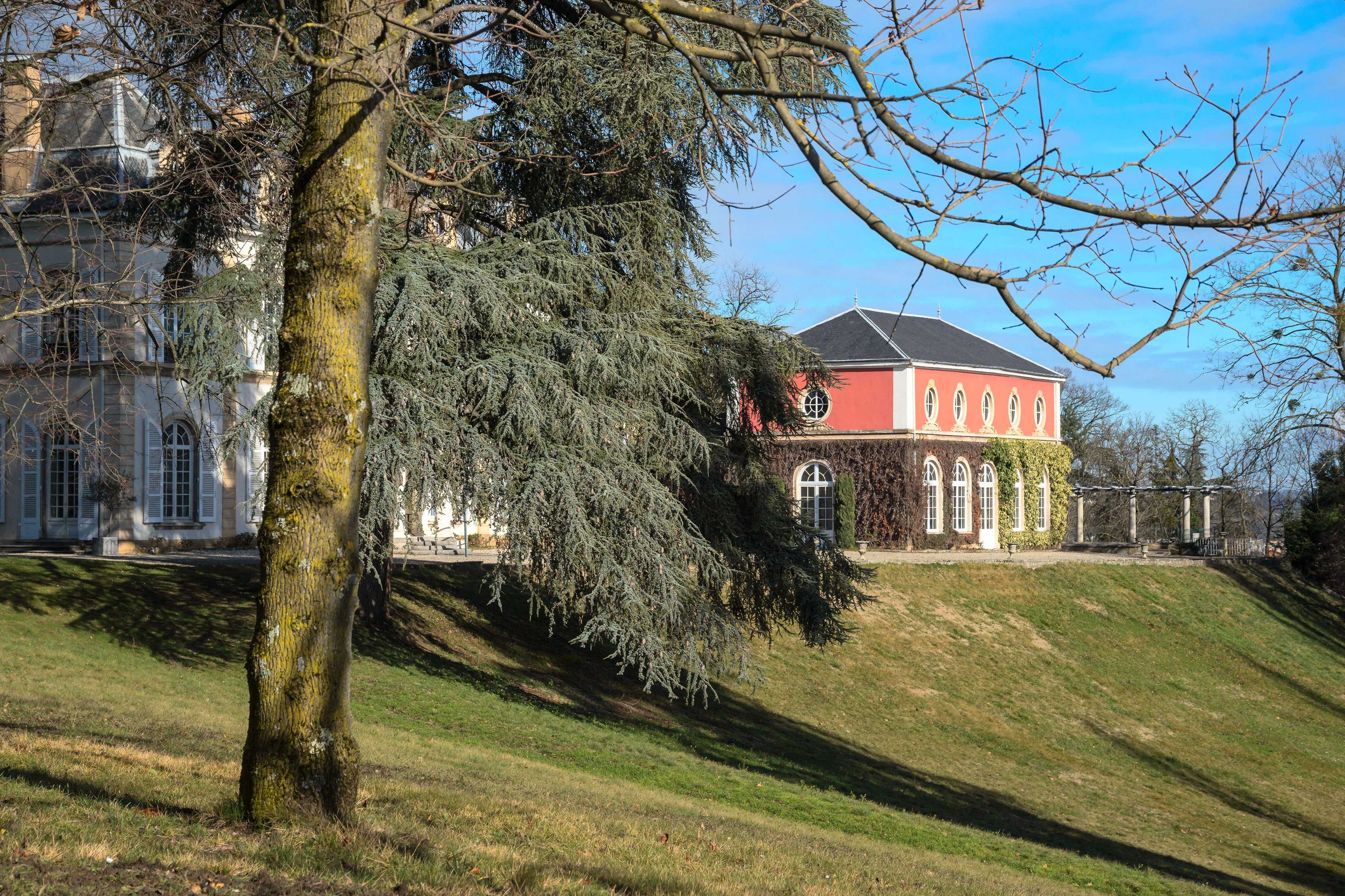 Écully  - Propriété 18 Pi&egrave;ces 14 Chambres