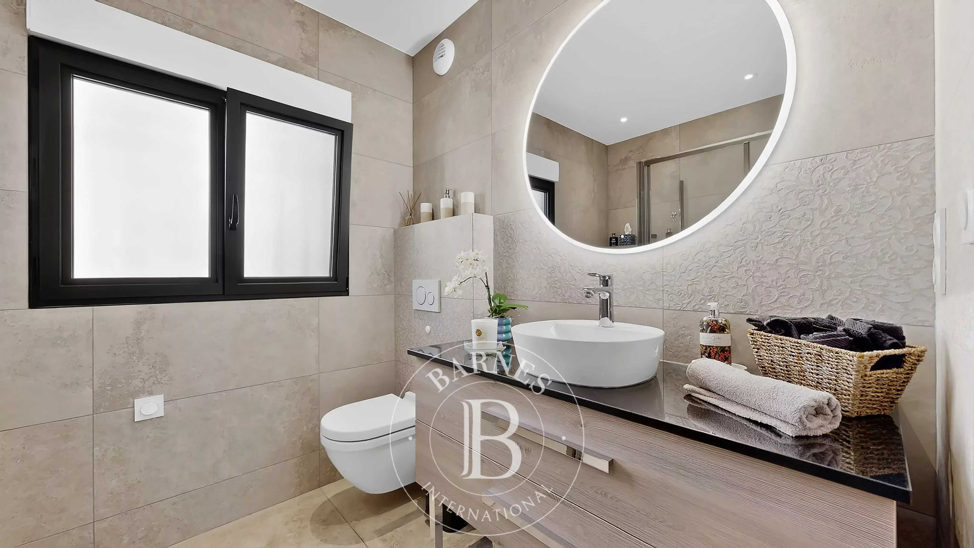 Vernaison  - Maison 6 Pi&egrave;ces 3 Chambres