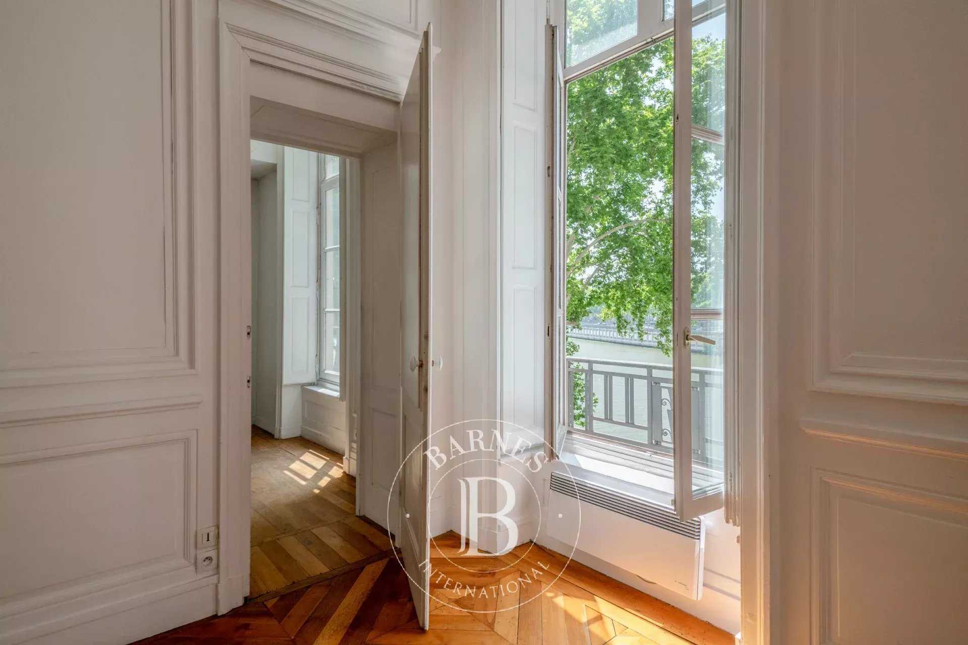 Lyon  - Apartment 3 Bedrooms