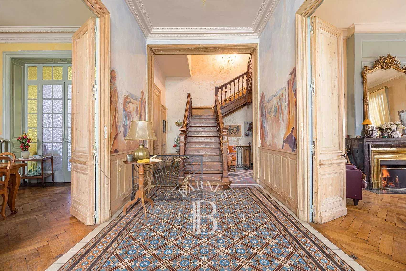 Lyon  - House 5 Bedrooms