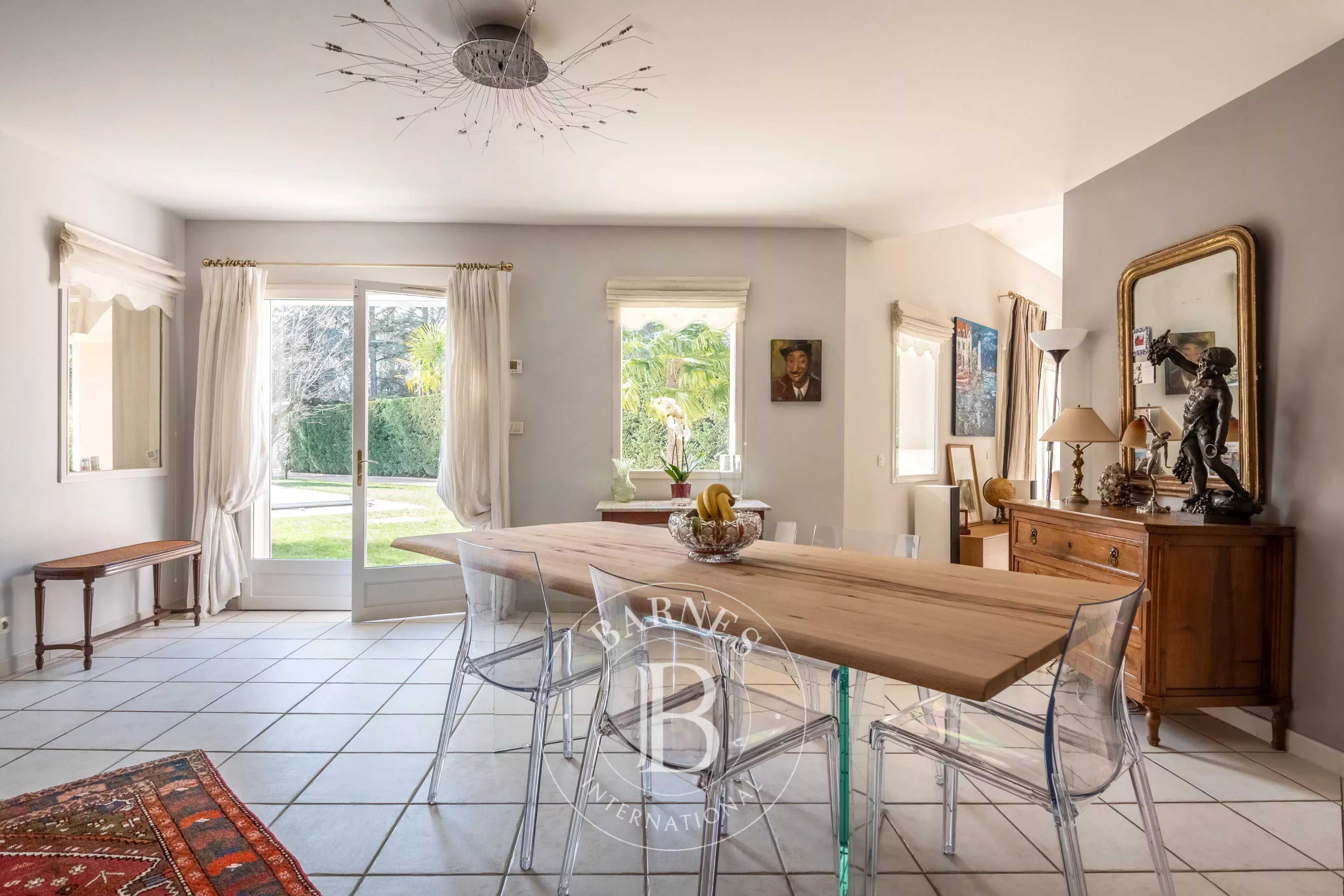 Écully  - Maison 6 Pi&egrave;ces 4 Chambres