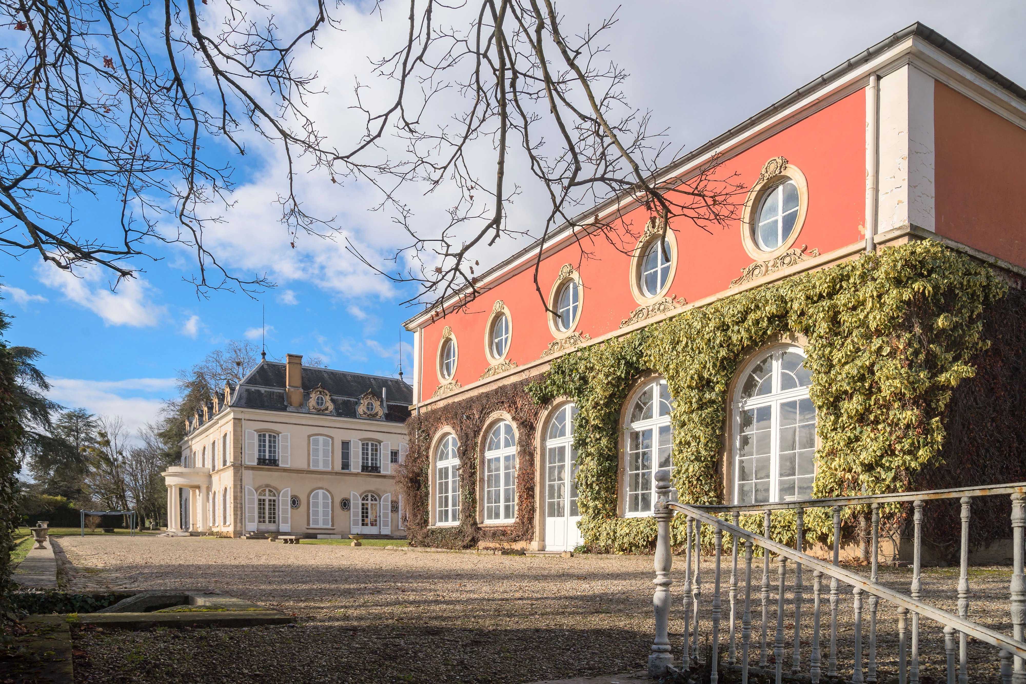 Écully  - Propriété 18 Pi&egrave;ces 14 Chambres