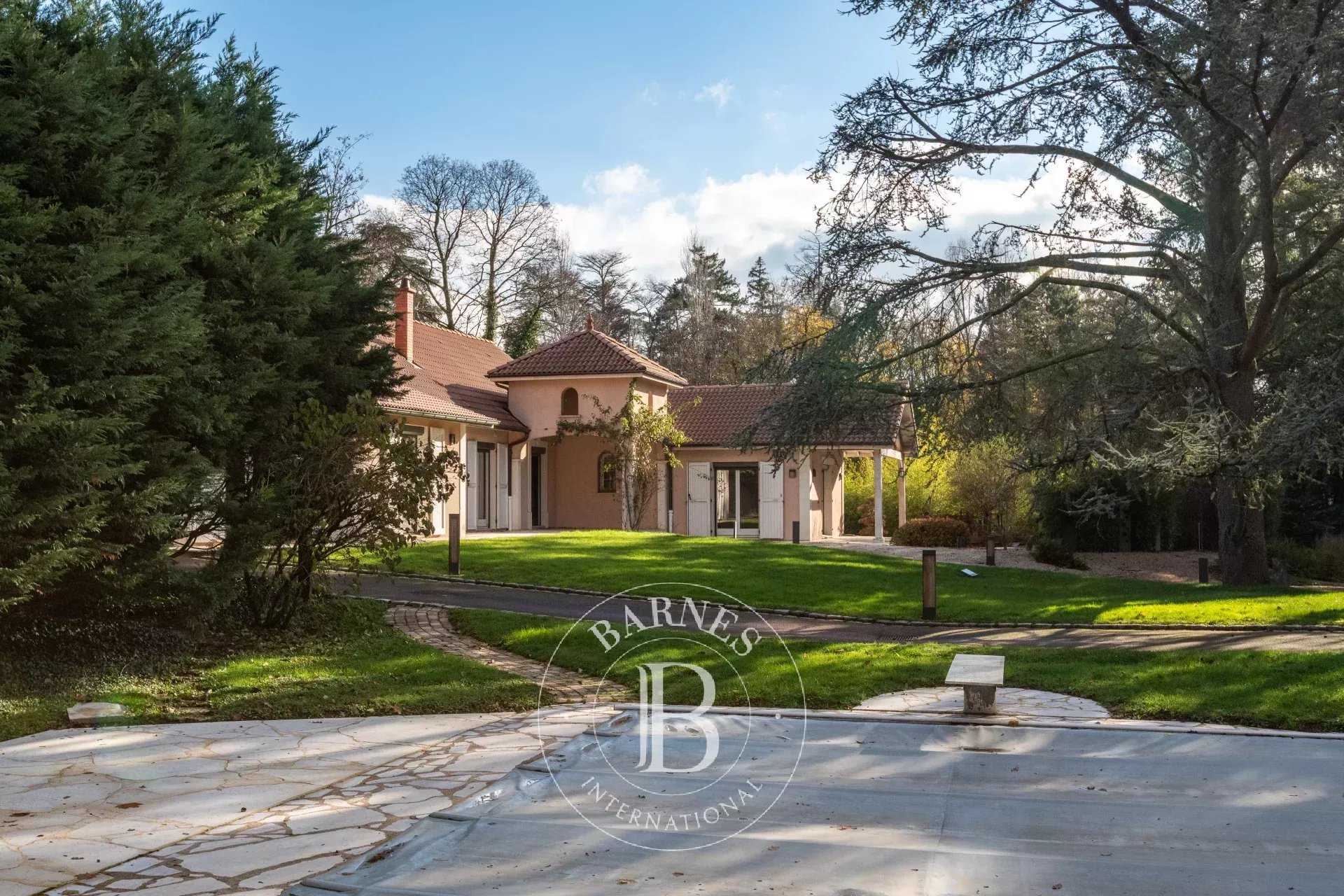 Écully  - House 4 Bedrooms