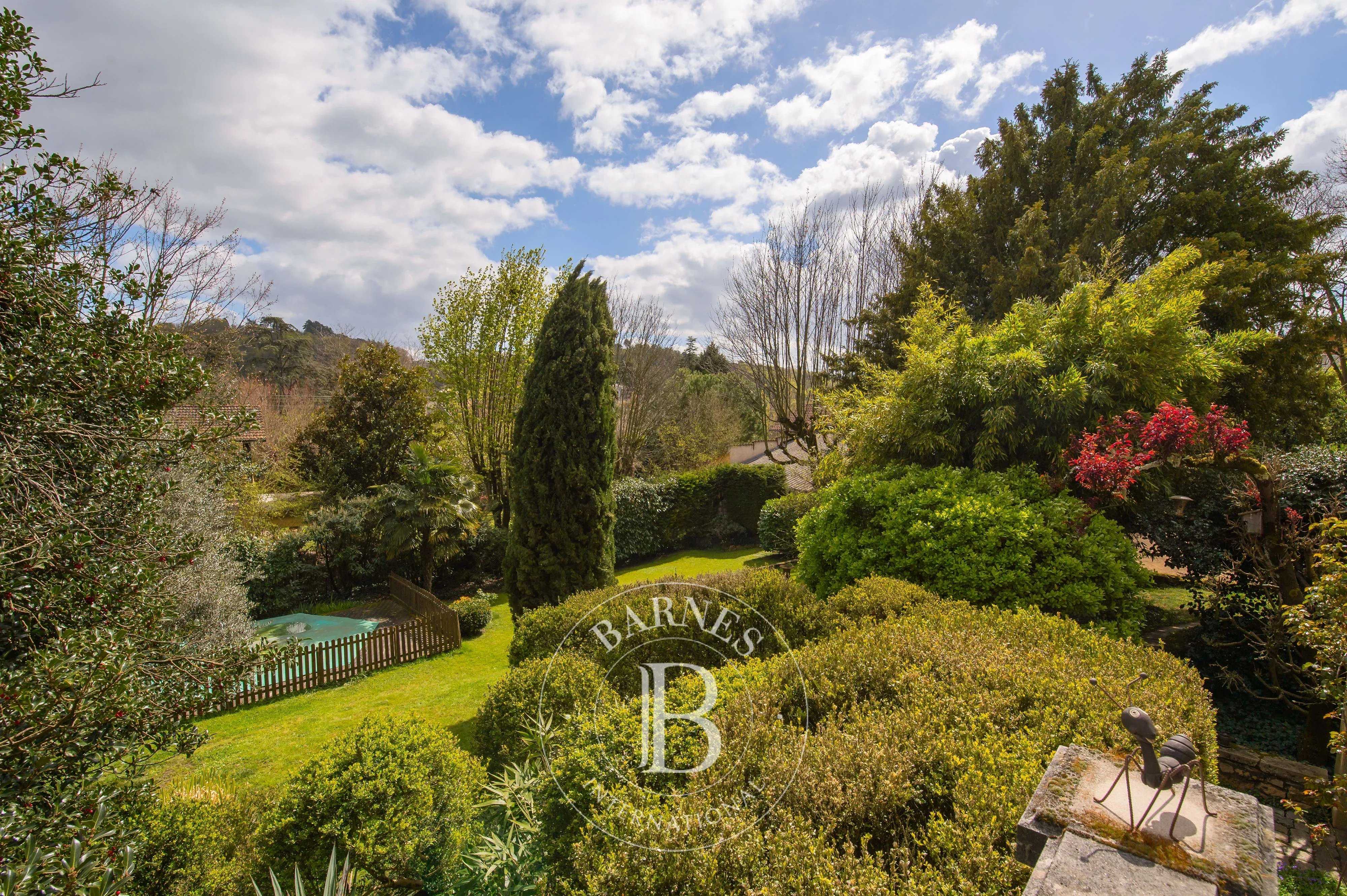 Collonges-au-Mont-d'Or  - Maison 10 Pi&egrave;ces 7 Chambres