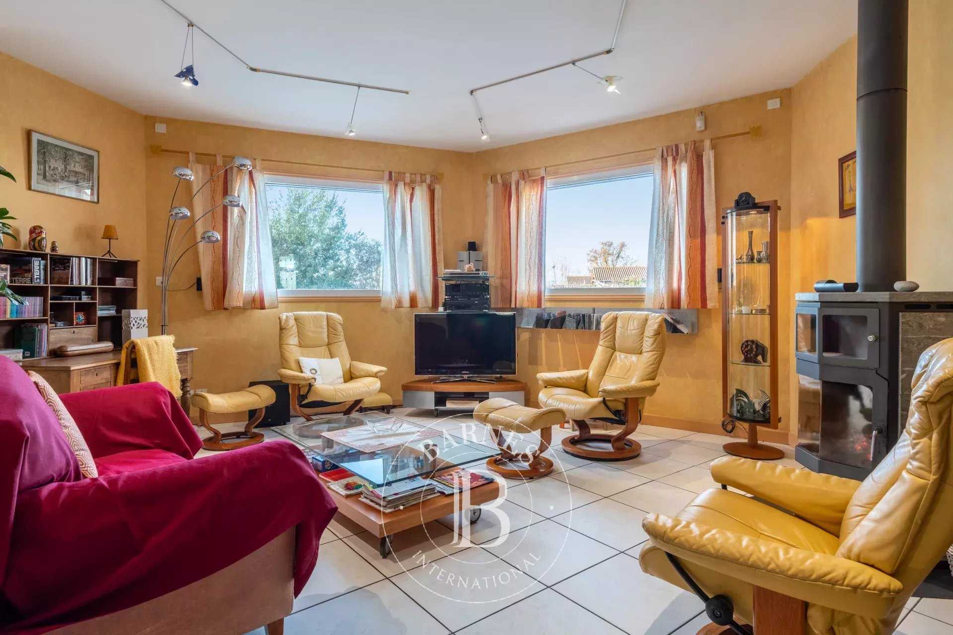 Chaleins  - House 6 Bedrooms