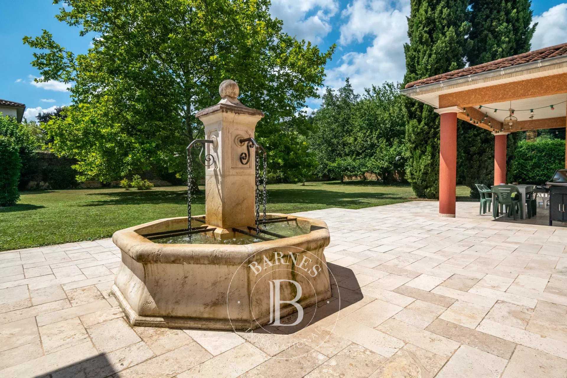 Collonges-au-Mont-d'Or  - Maison 7 Pi&egrave;ces 5 Chambres