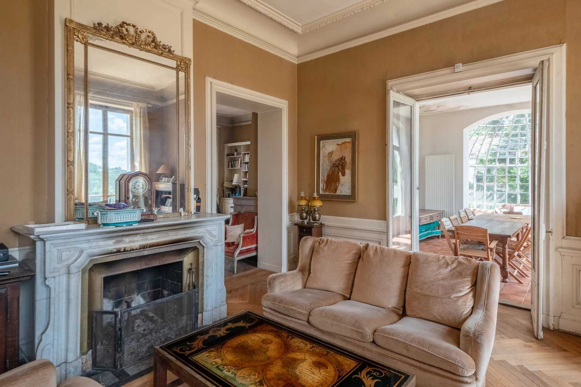 Lentilly  - Maison 17 Pi&egrave;ces 11 Chambres