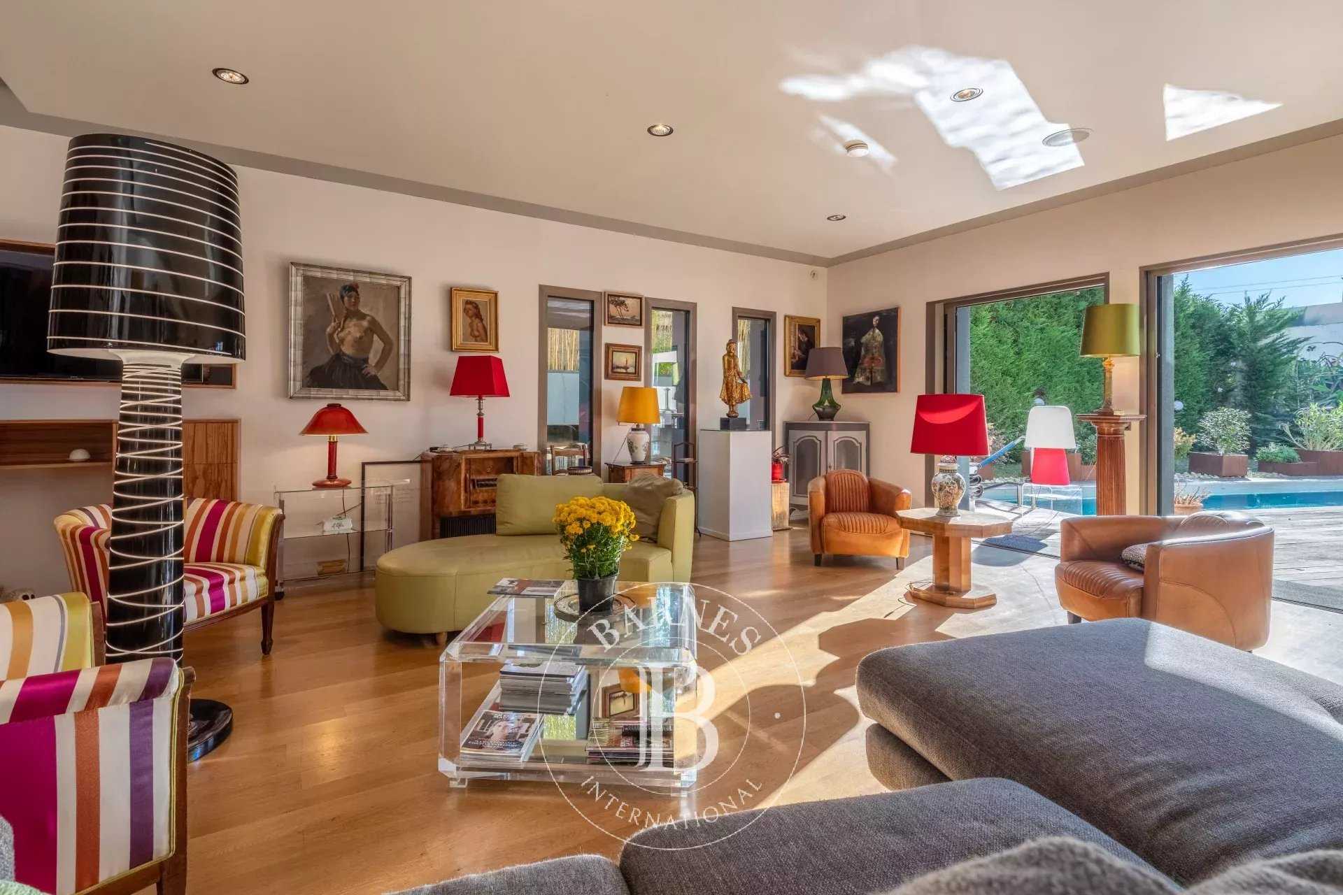 Lyon  - House 5 Bedrooms