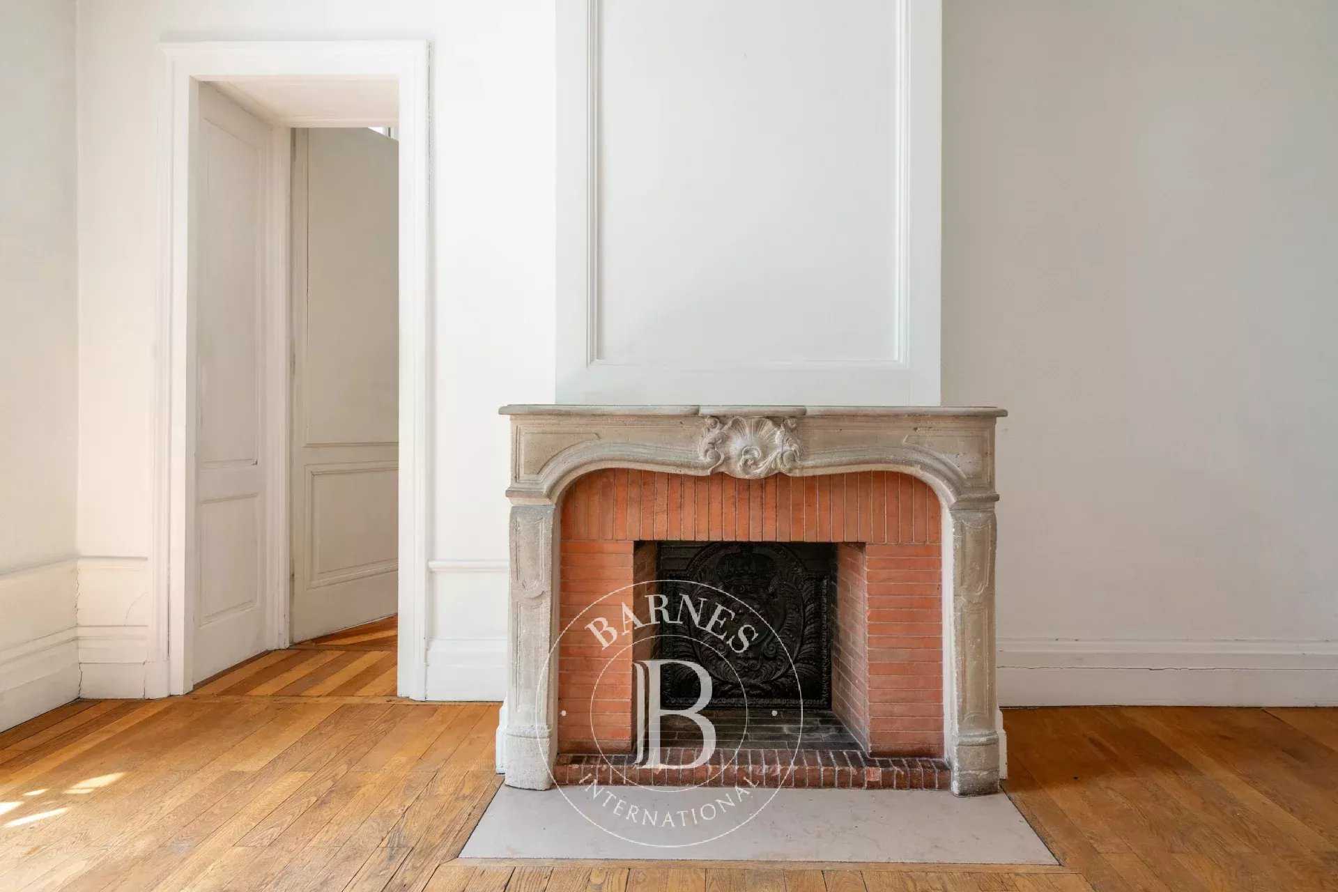 Lyon  - Apartment 3 Bedrooms